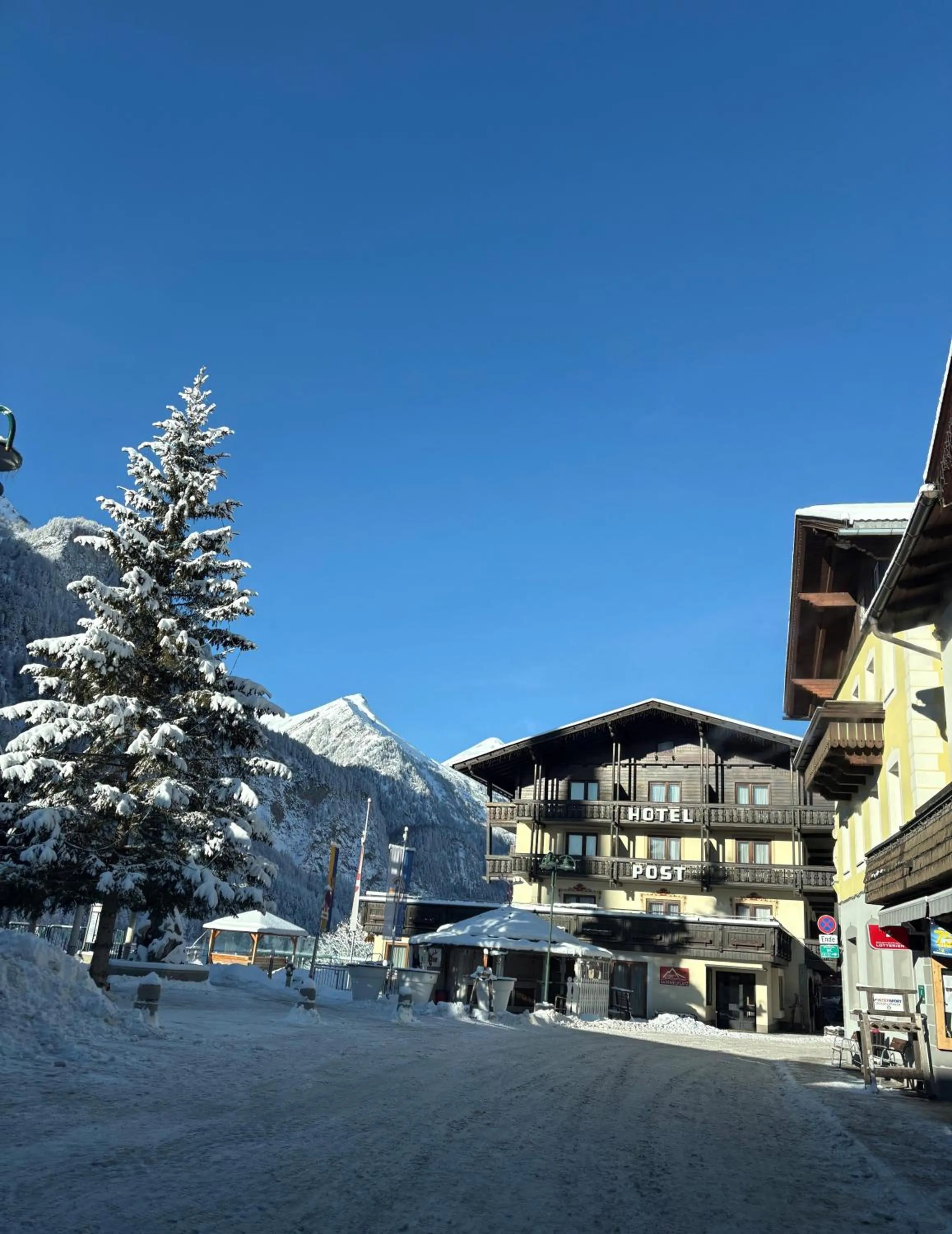 Property building in Landhotel Post