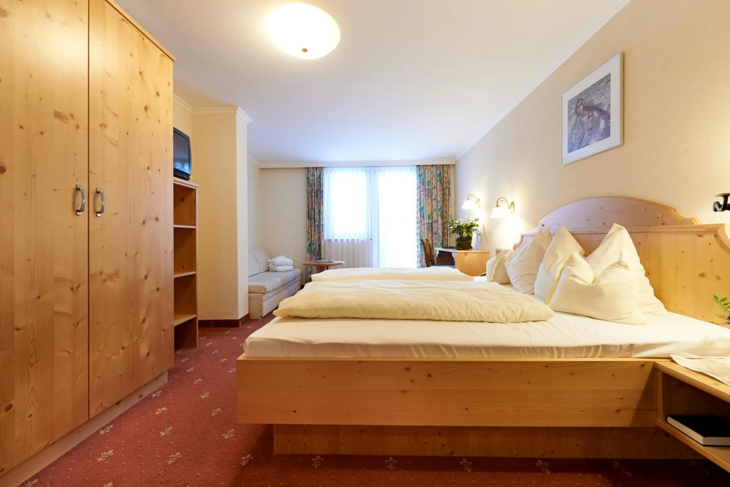 Bedroom, Bed in Landhotel Post