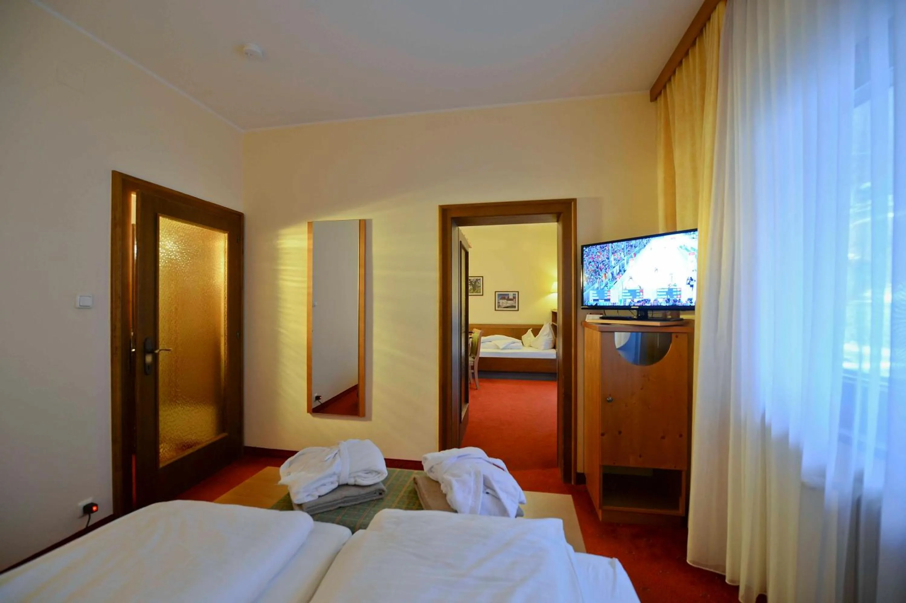 TV and multimedia, Bed in Landhotel Post