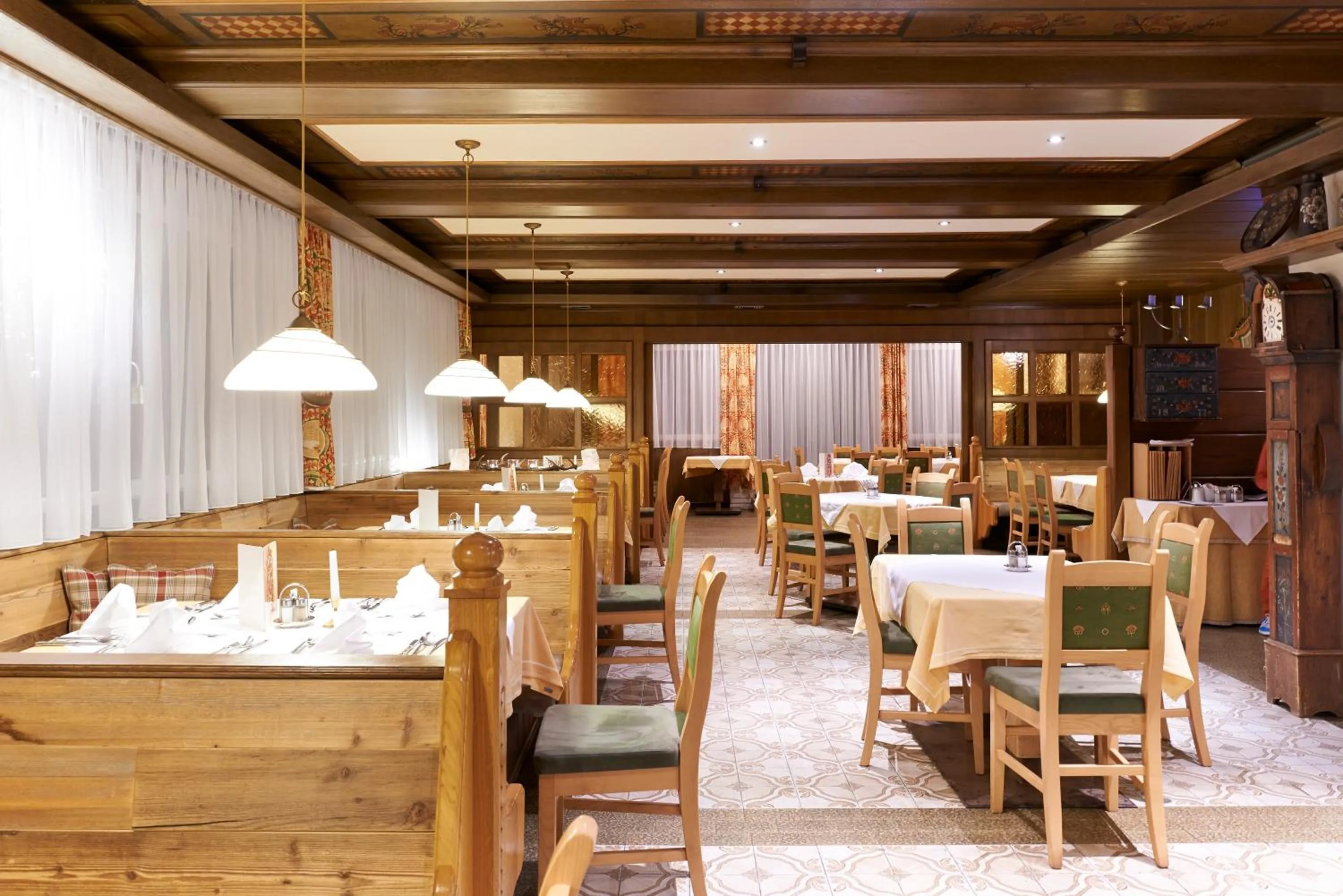 Restaurant/places to eat in Landhotel Post