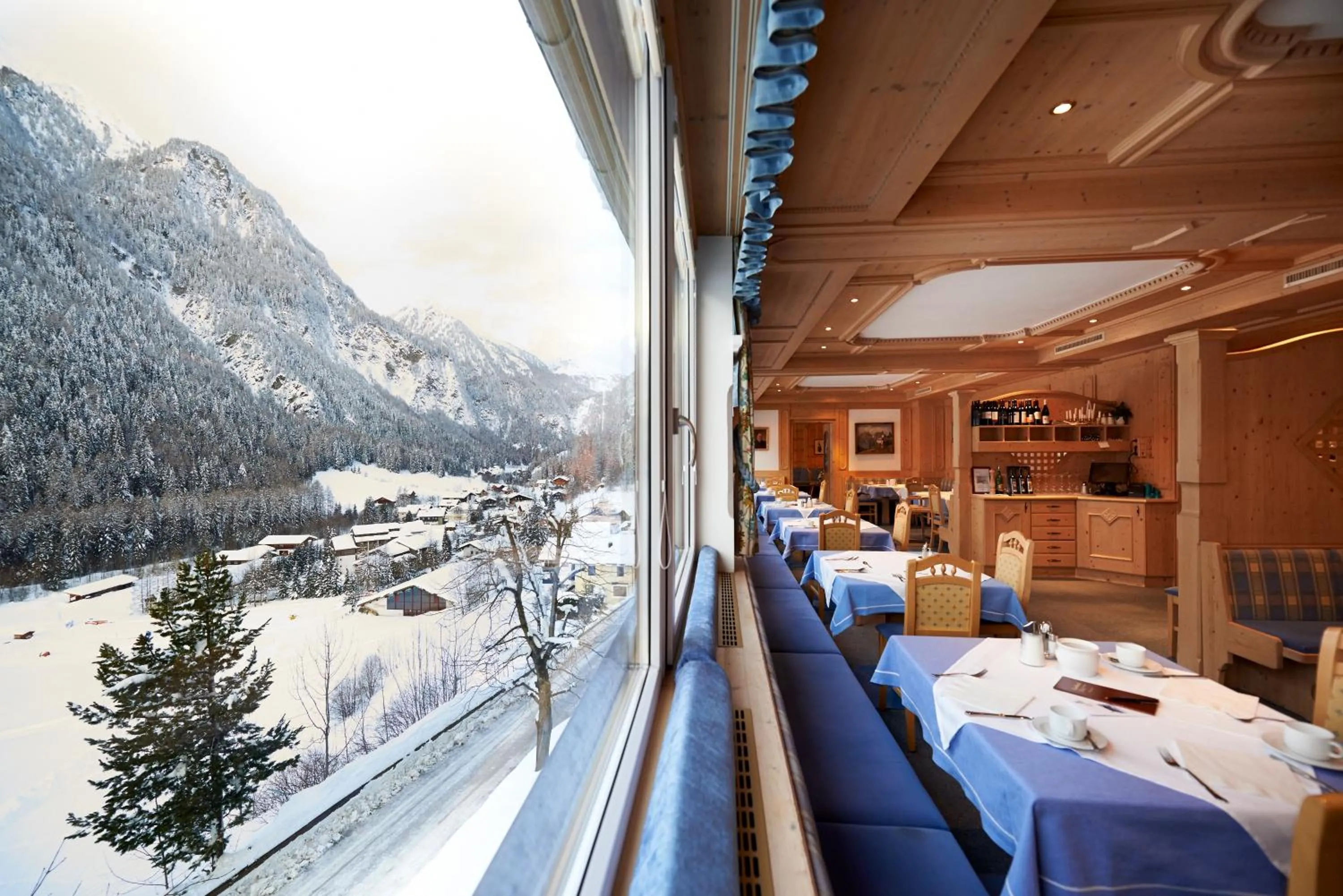 Restaurant/places to eat in Landhotel Post