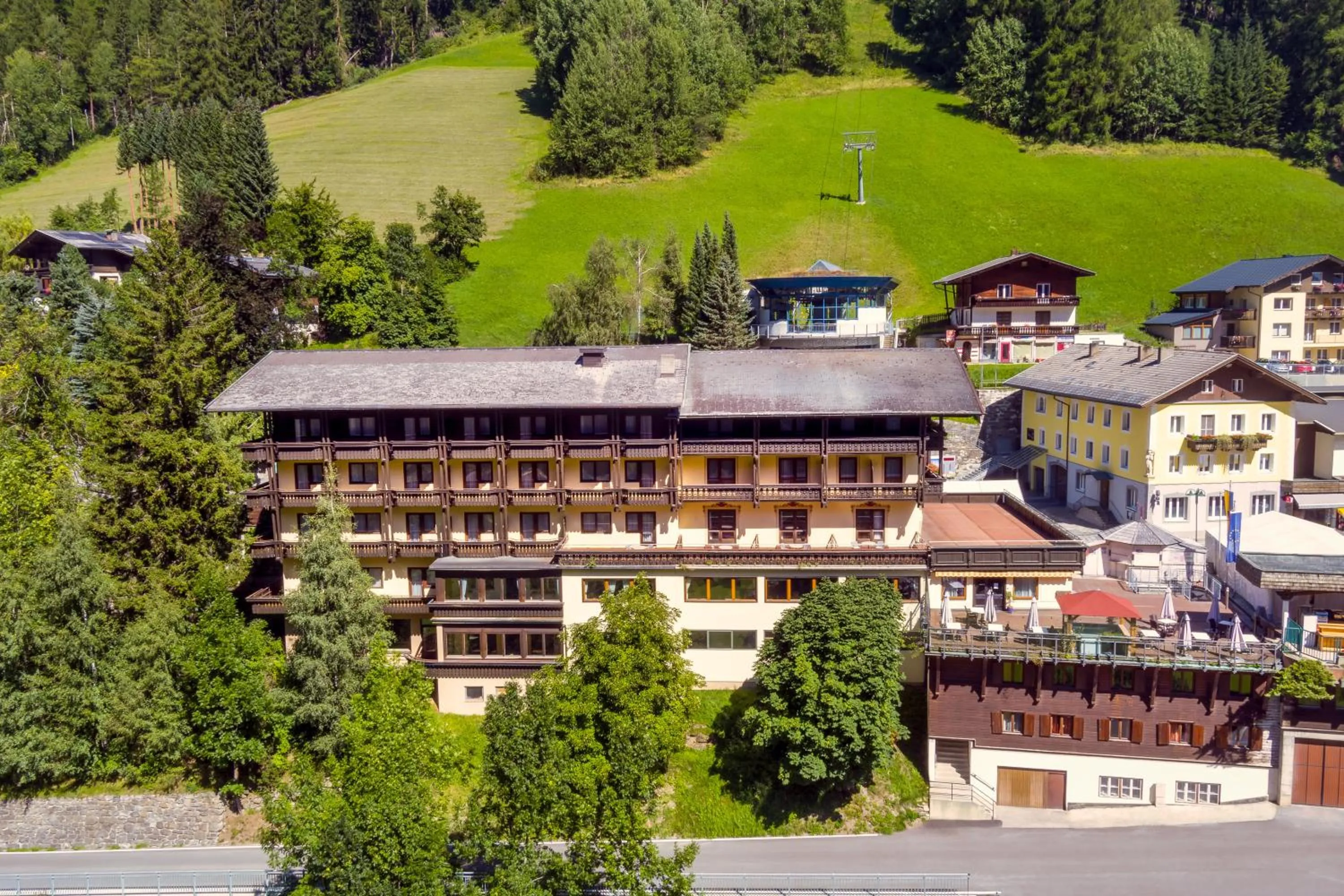Property building in Landhotel Post
