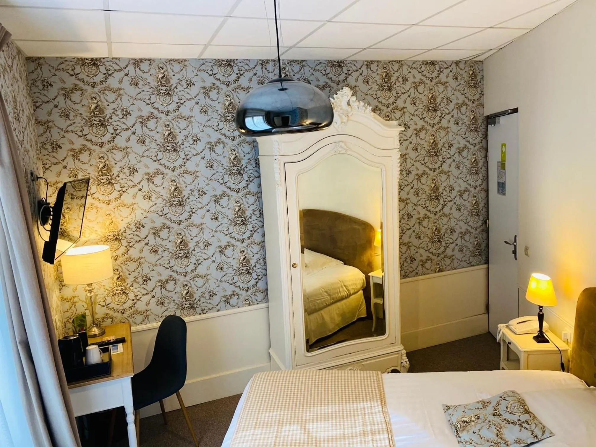 Bedroom, Bed in BRIT HOTEL & SPA Le Roc au Chien