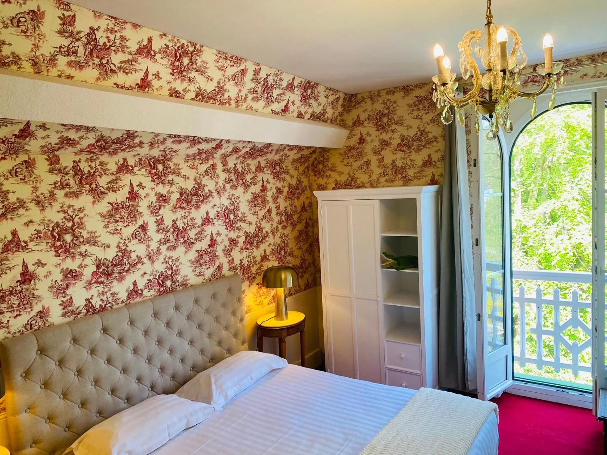 Bedroom, Bed in BRIT HOTEL & SPA Le Roc au Chien