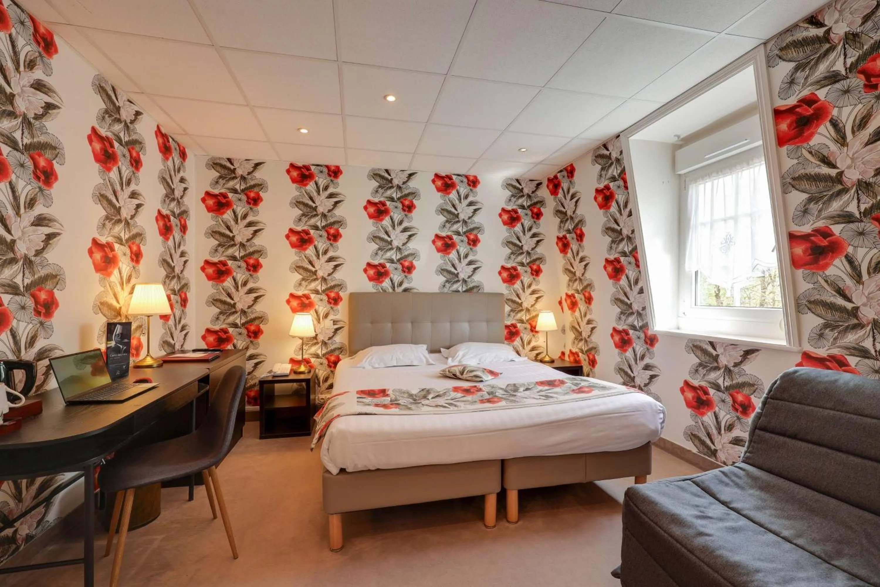 Bedroom, Bed in BRIT HOTEL & SPA Le Roc au Chien