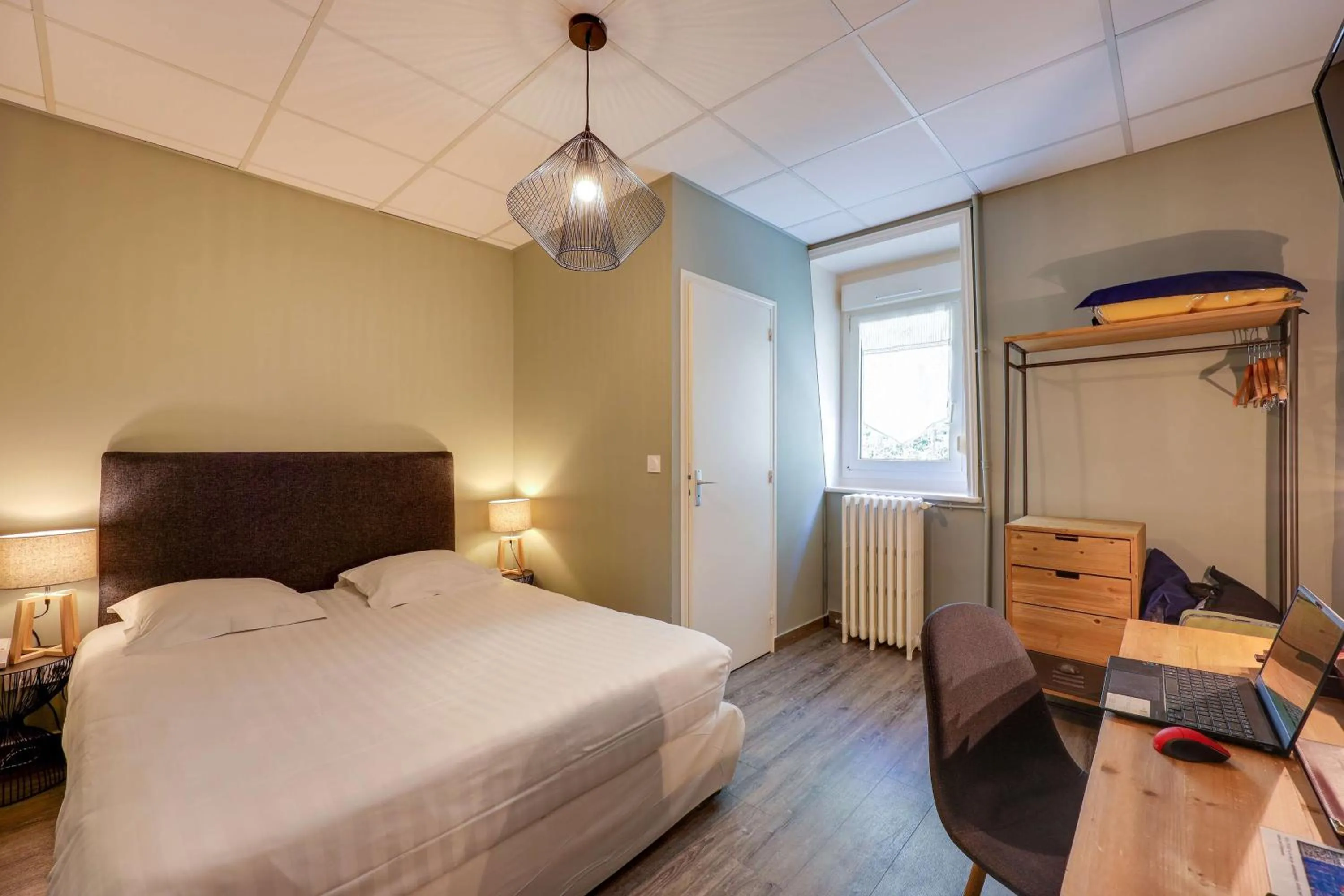 Bedroom, Bed in BRIT HOTEL & SPA Le Roc au Chien