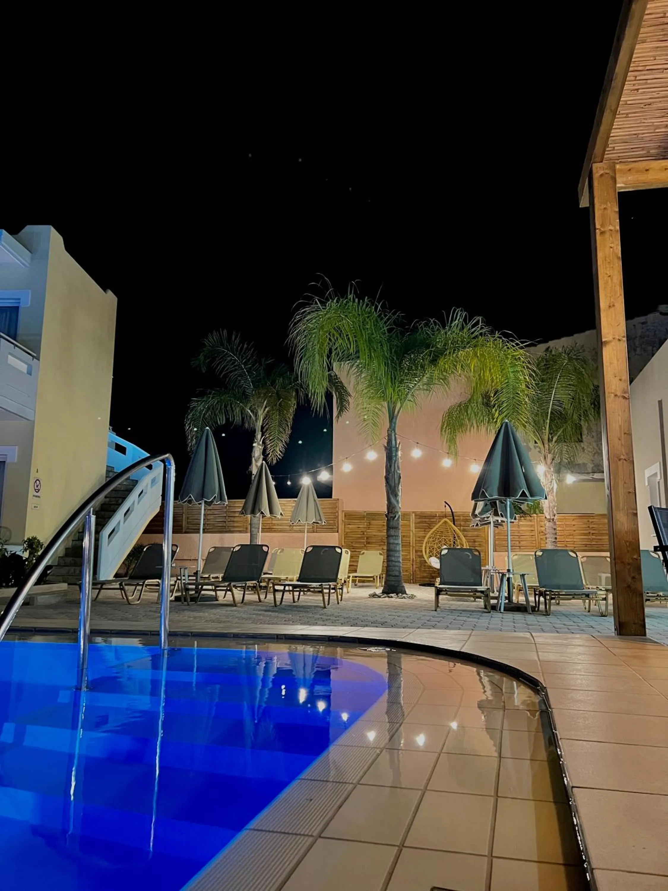 Swimming pool in Mediterranea Apartments