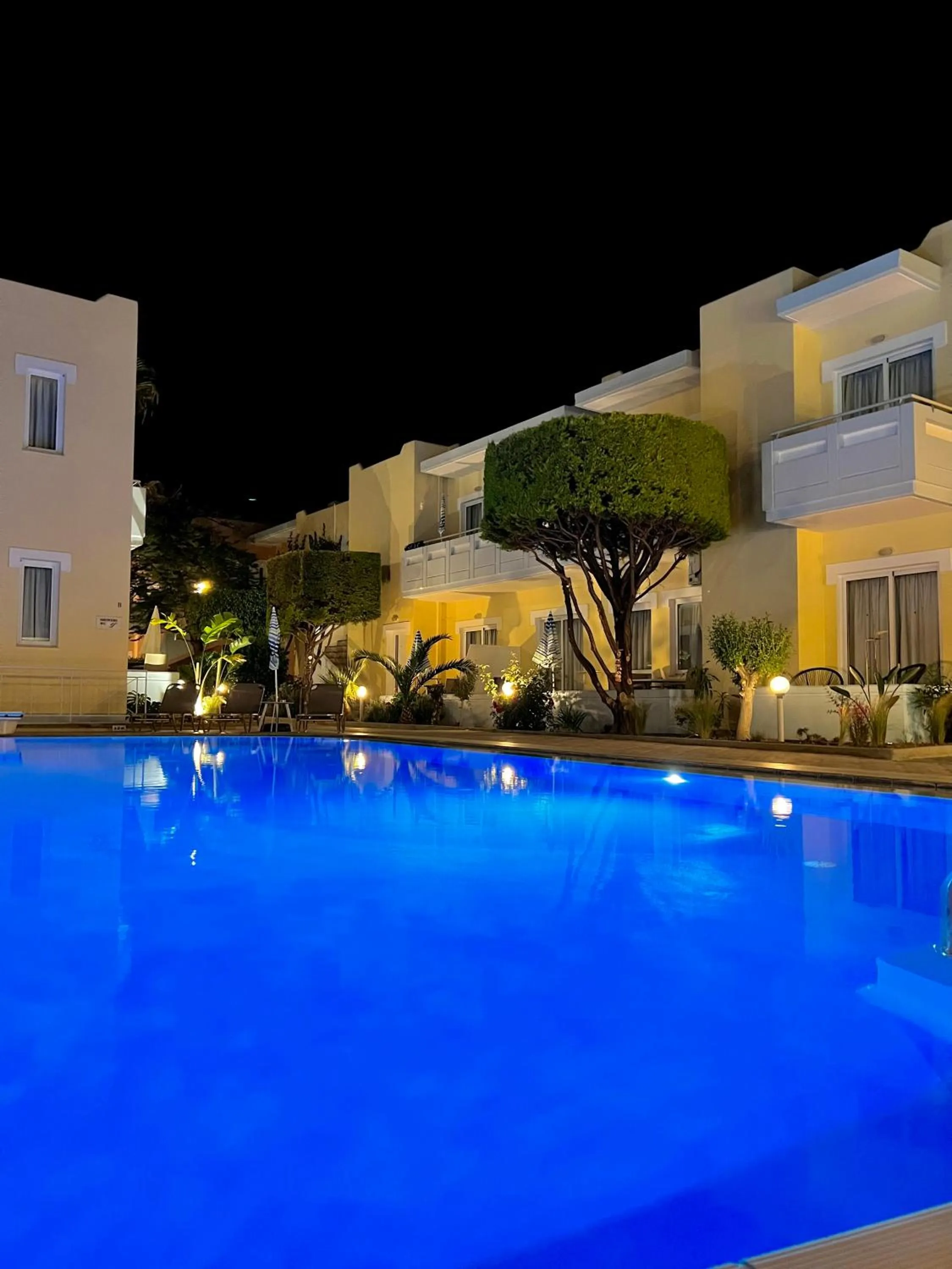 Swimming pool in Mediterranea Apartments