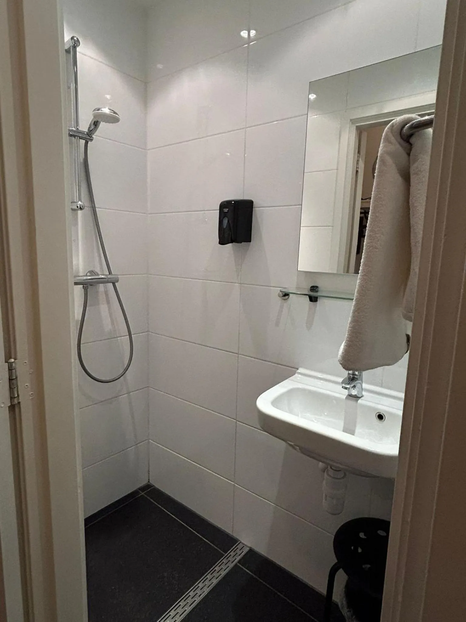 Shower in Hotel Hortus