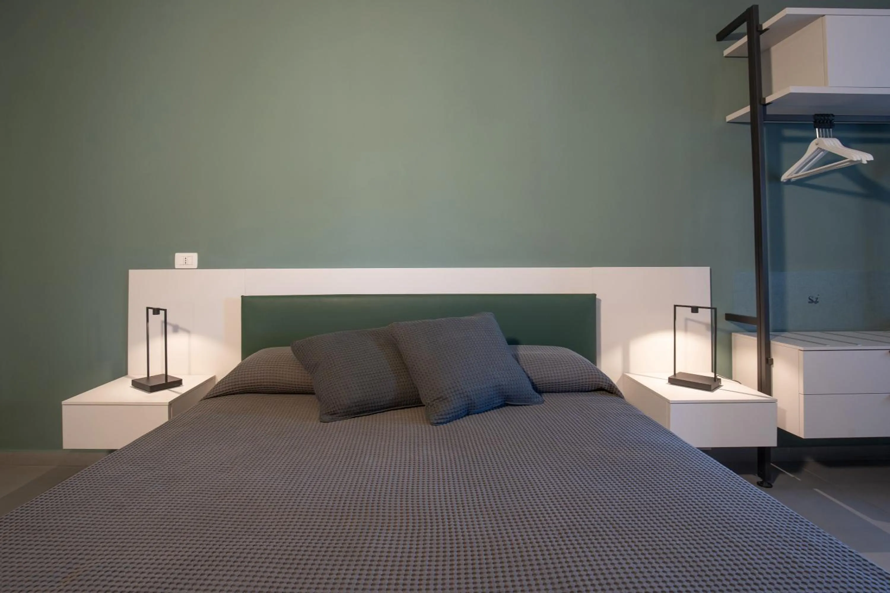 Photo of the whole room, Bed in Suite Inn Catania