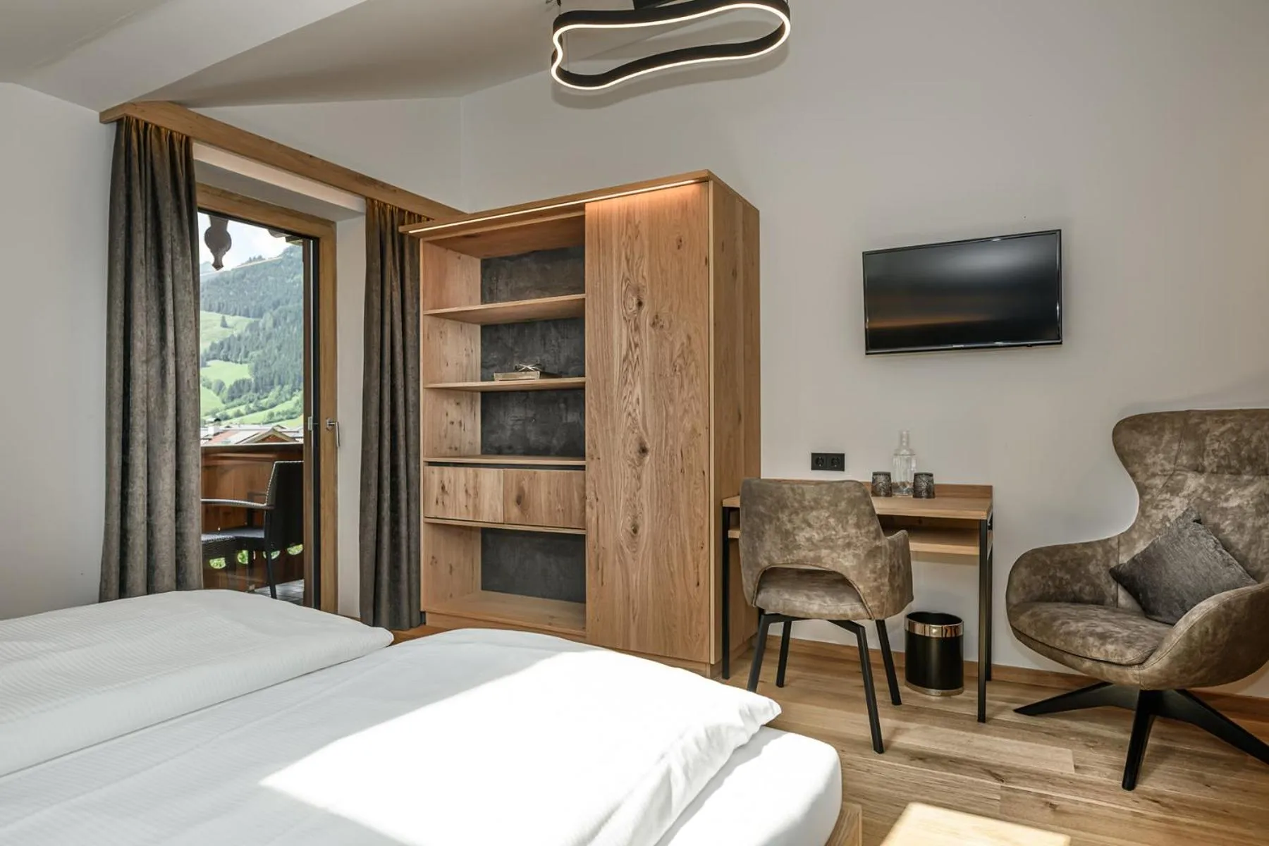 Bed in Hotel Hubertushof