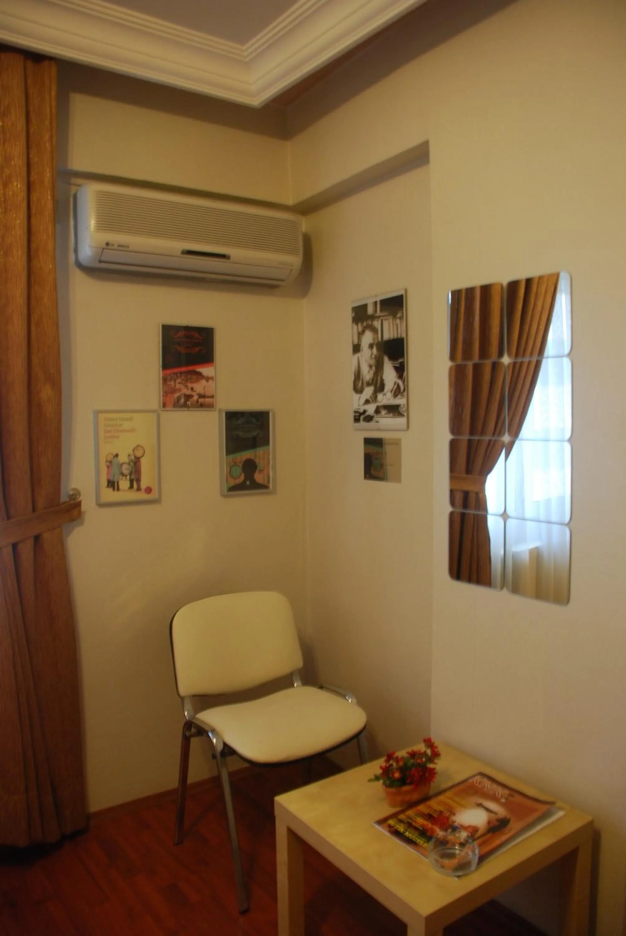 Decorative detail in Mini Hotel