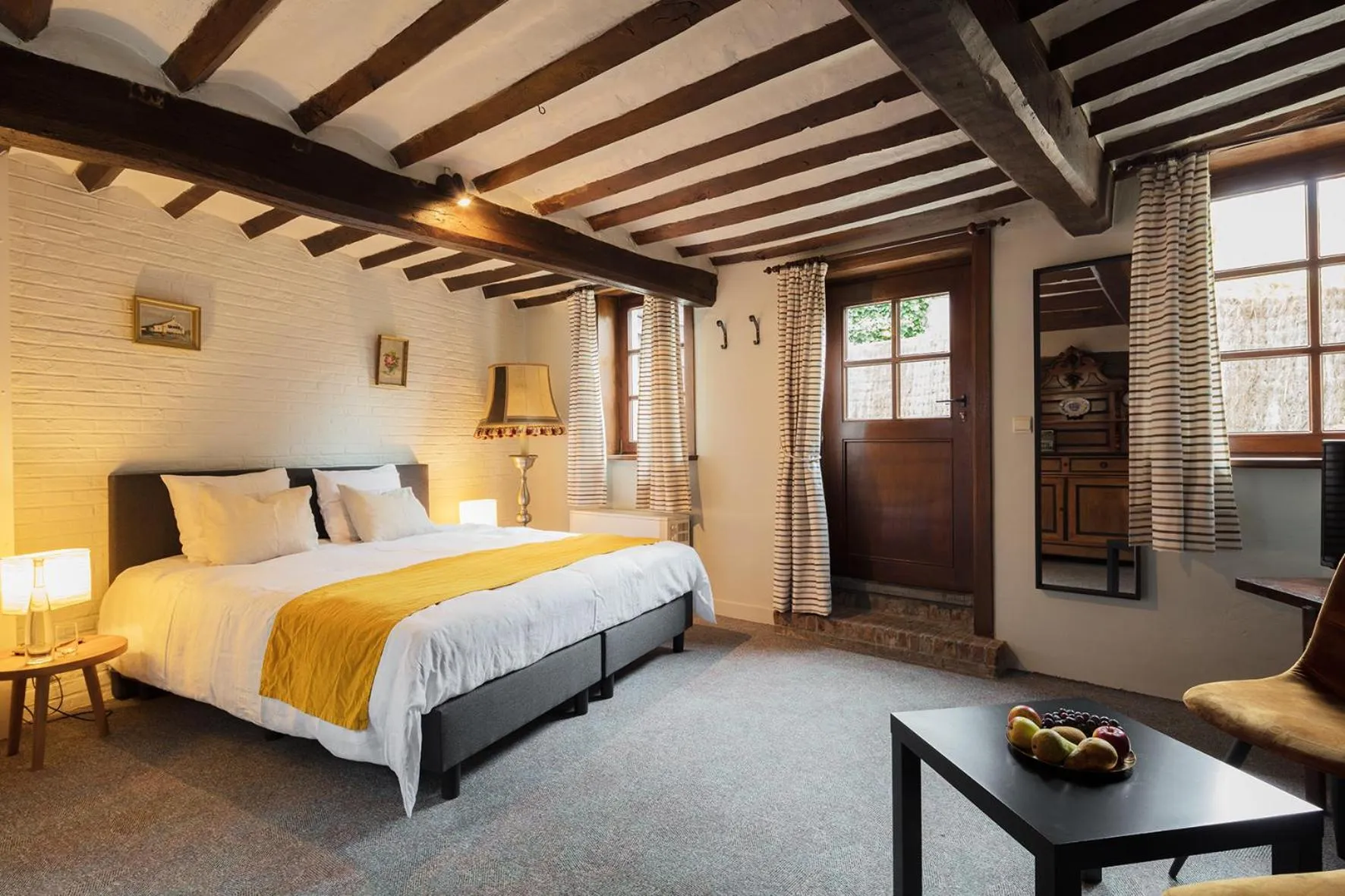 Photo of the whole room, Bed in Vertes Feuilles