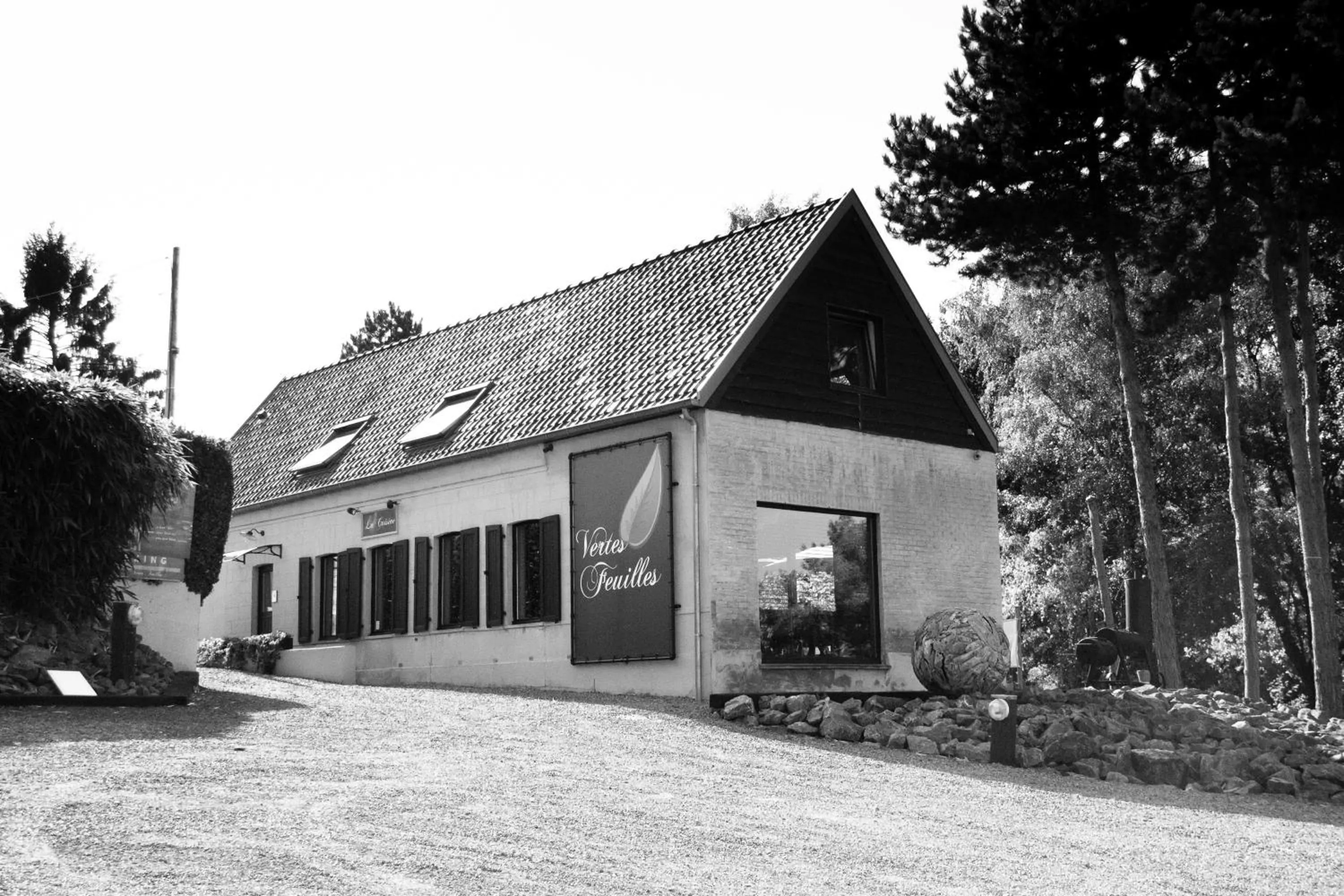 Property building in Vertes Feuilles