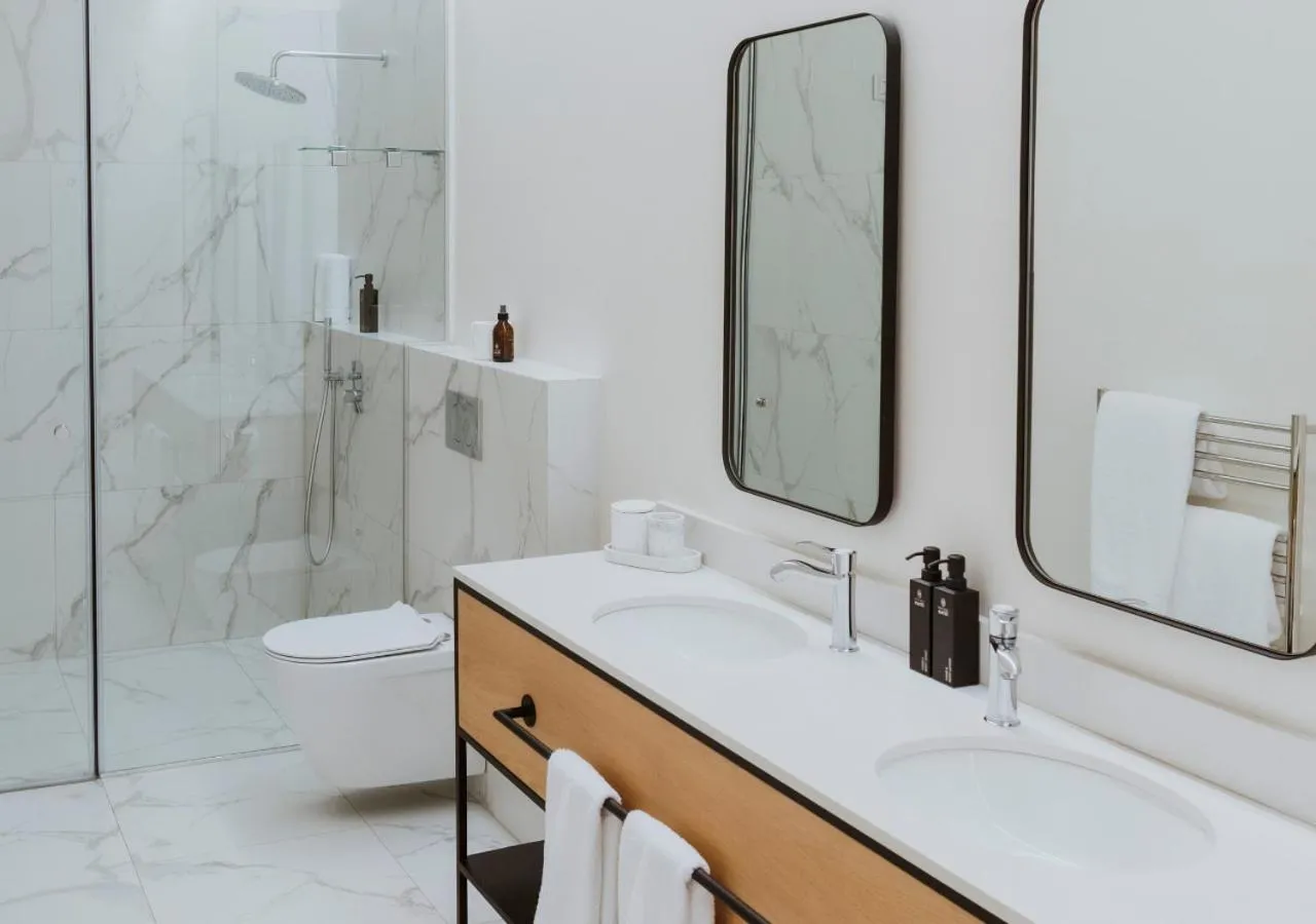 Shower in Laborie Estate