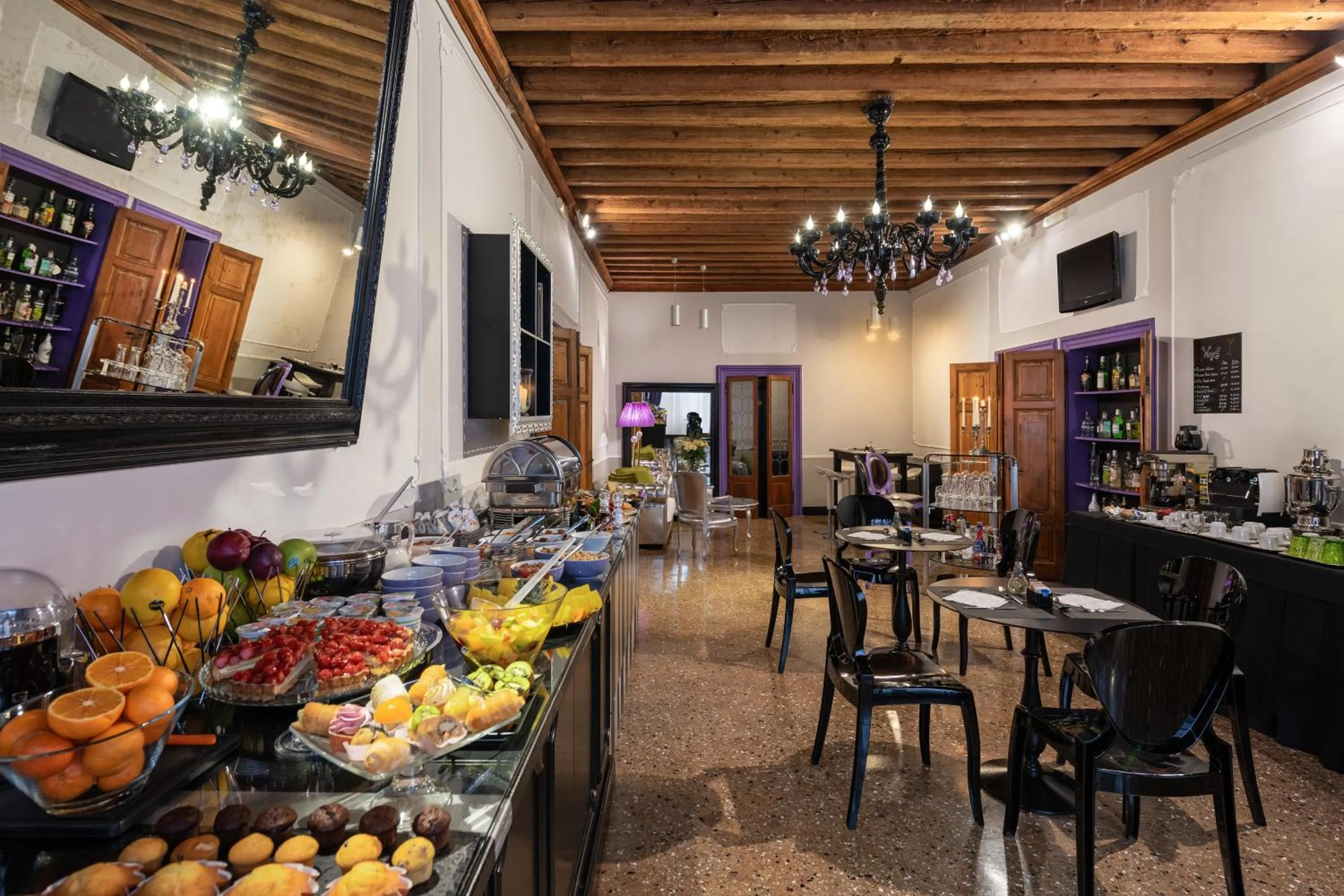 Restaurant/Places to Eat in Ad Place Venice