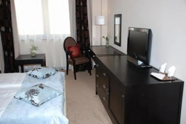 Day, Bed in Griff Hotel Zalau