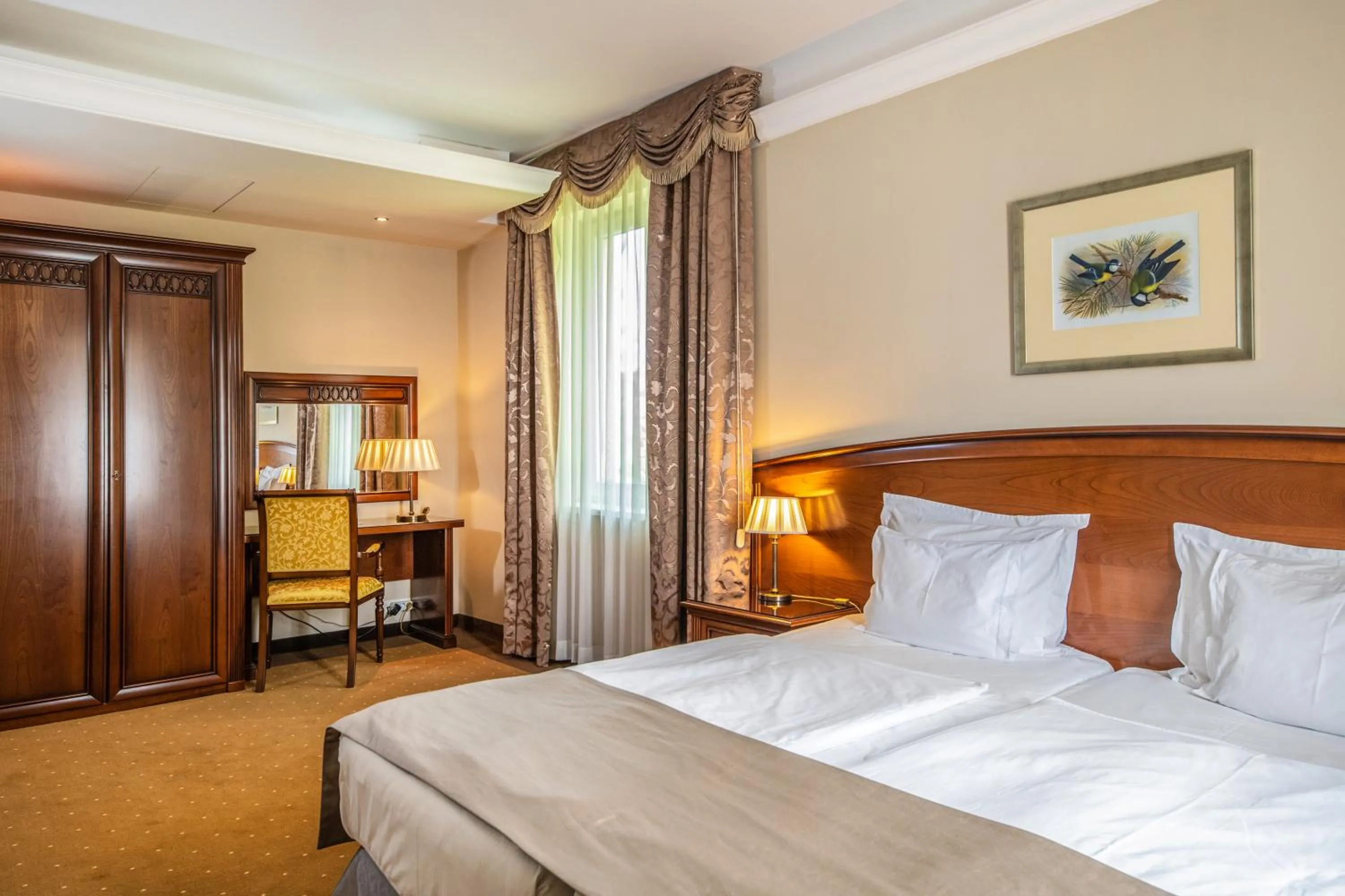 Bedroom, Bed in La Contessa Castle Hotel