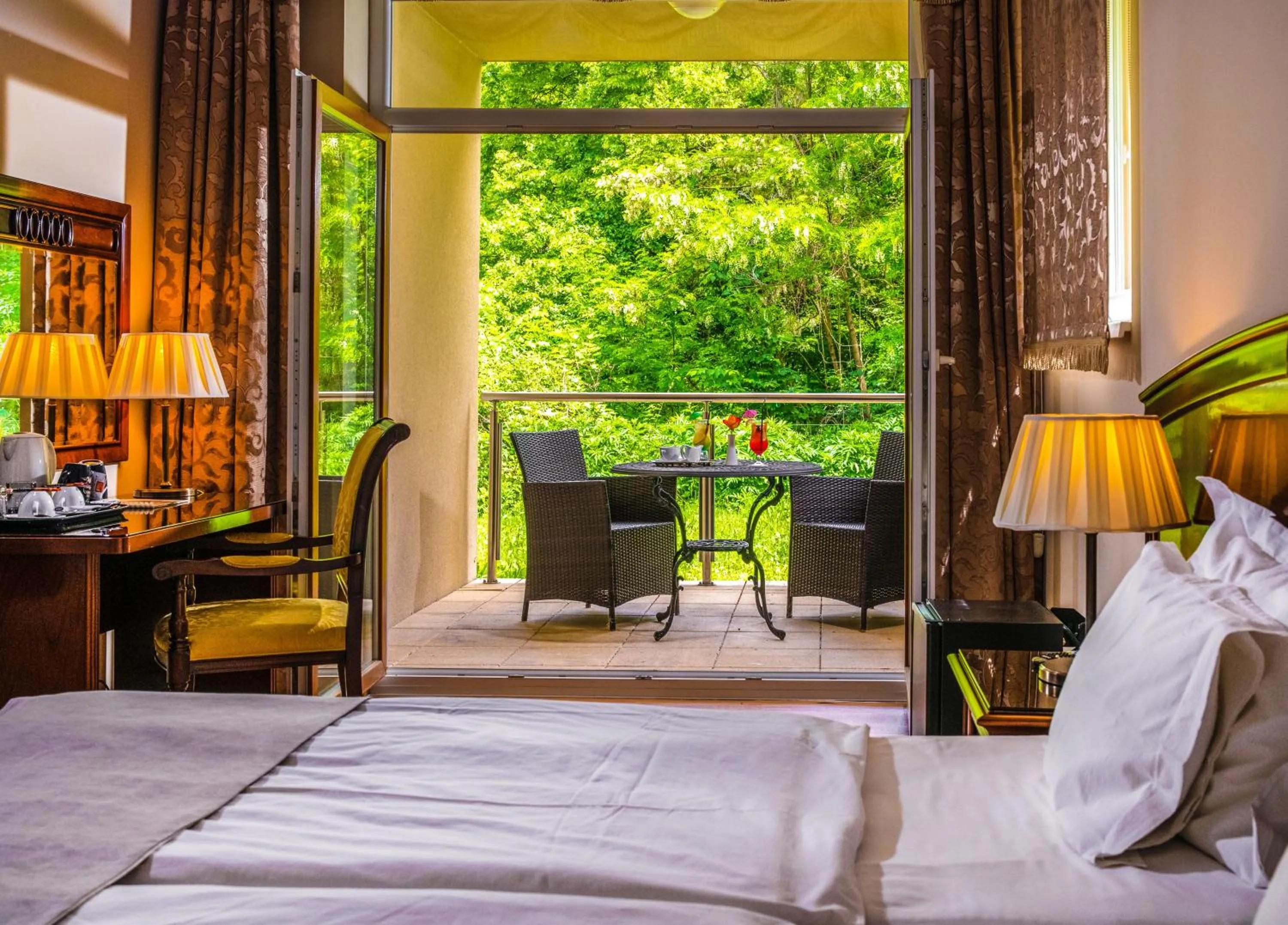 Bedroom, Bed in La Contessa Castle Hotel