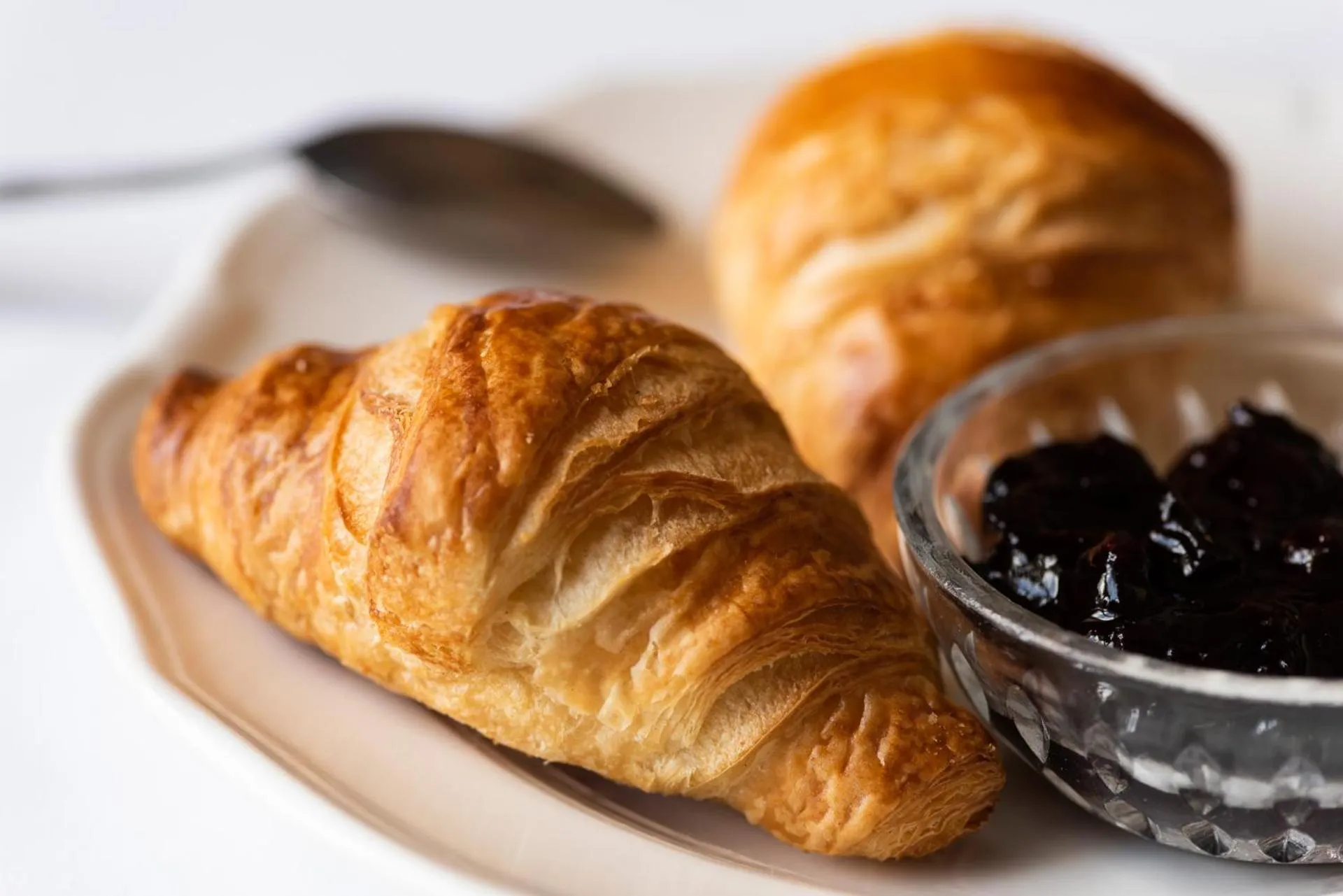 American breakfast in La Contessa Castle Hotel