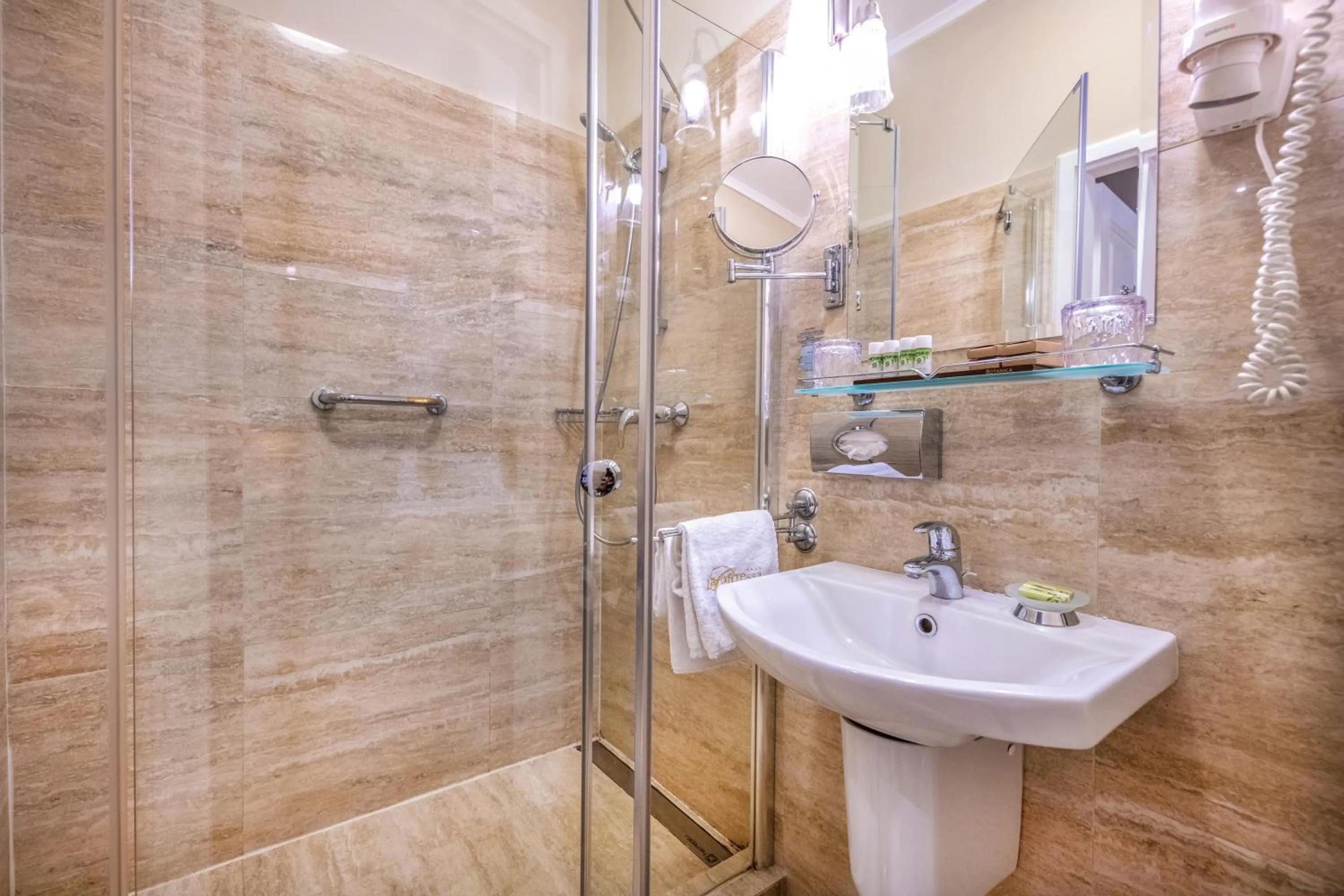 Bathroom in La Contessa Castle Hotel