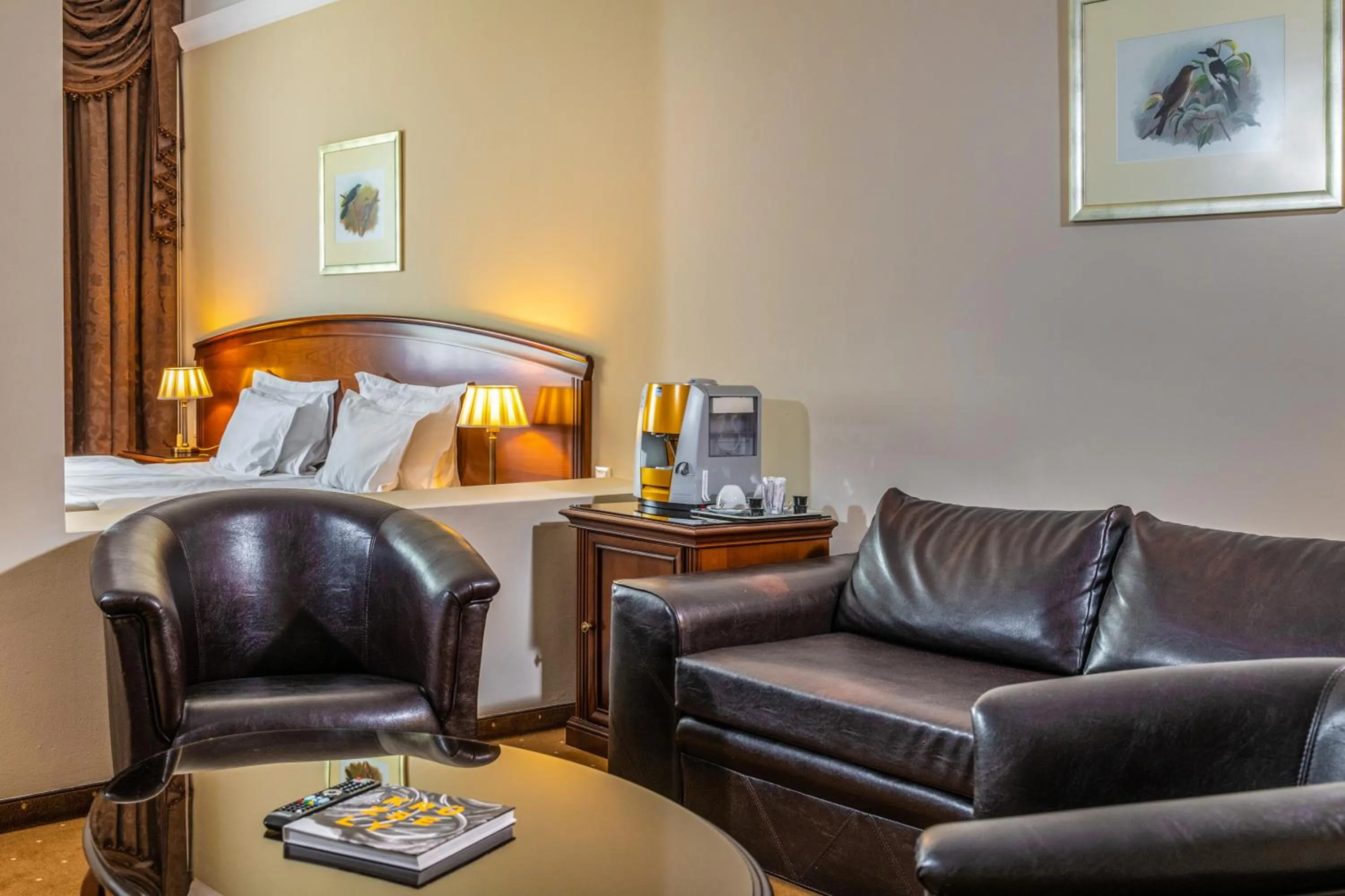 Bedroom, Bed in La Contessa Castle Hotel