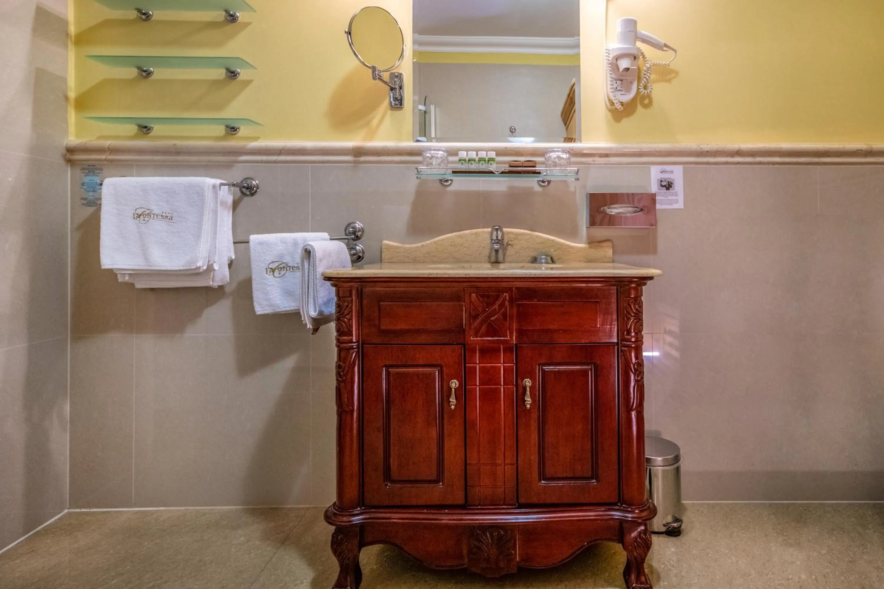 towels in La Contessa Castle Hotel