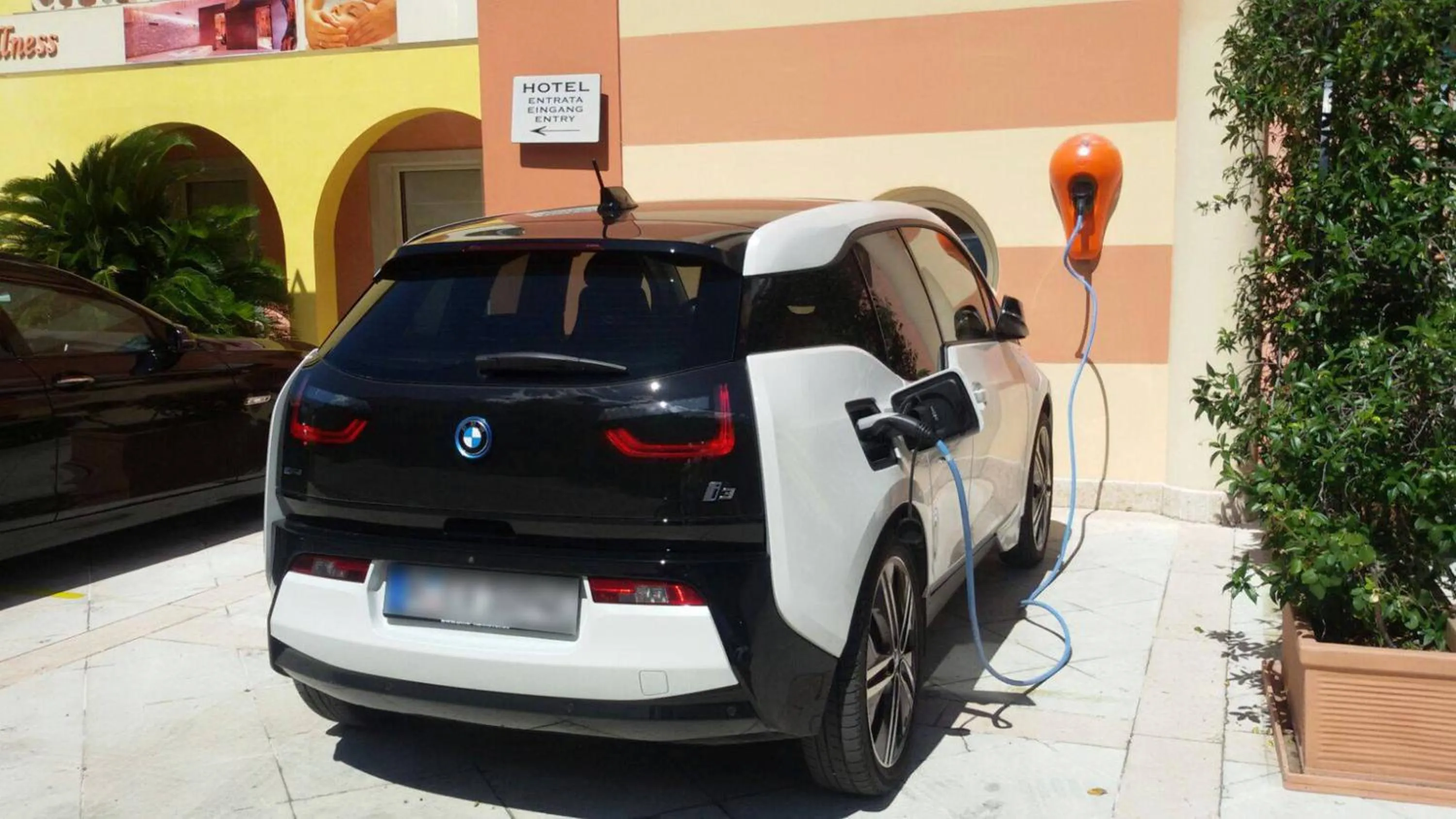 Parking in Belfiore Park Hotel 4Stars Superior "Adults Only"