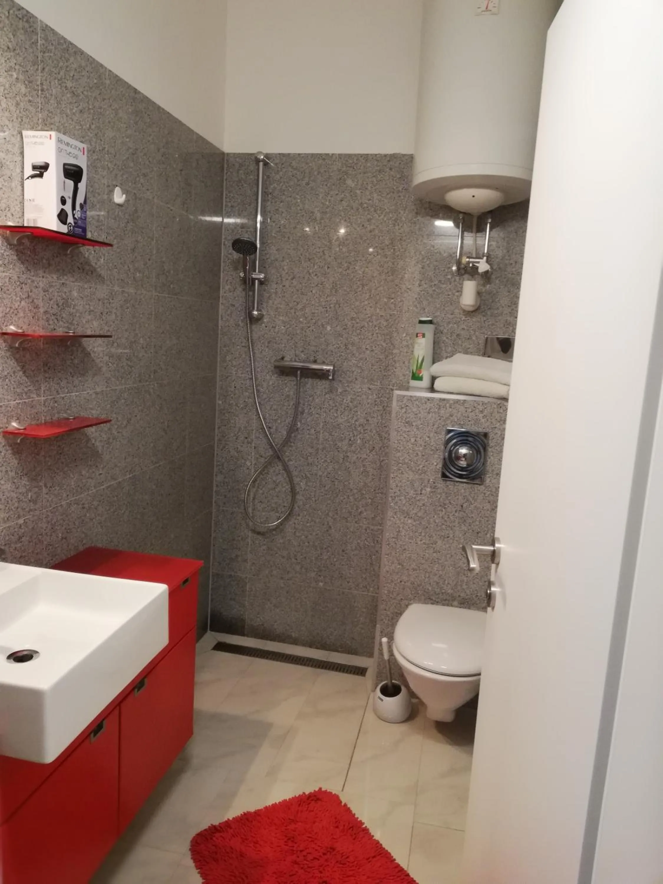 Shower in Apartment Meschnik
