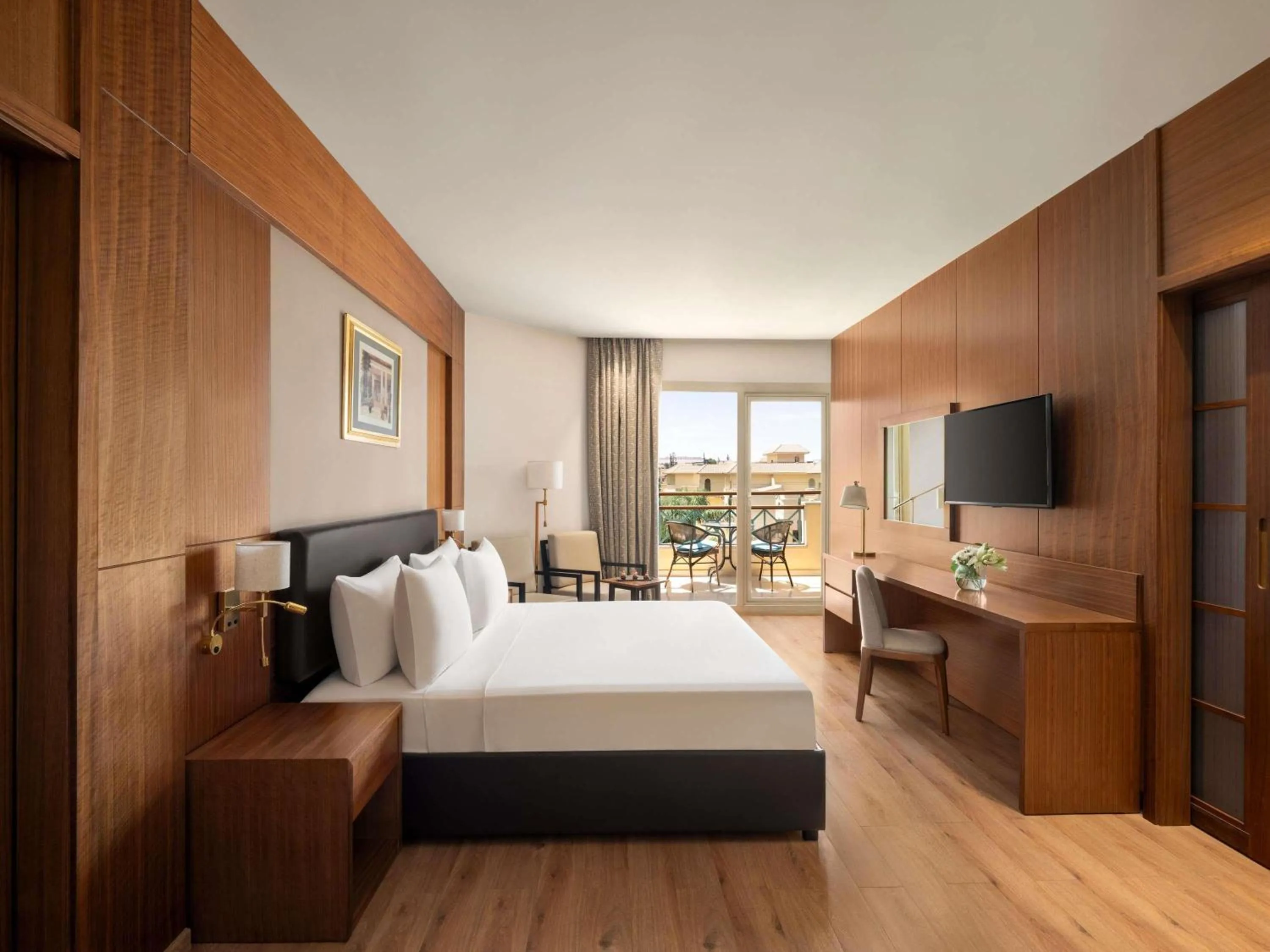 Bed in Mövenpick Hotel Cairo - Media City