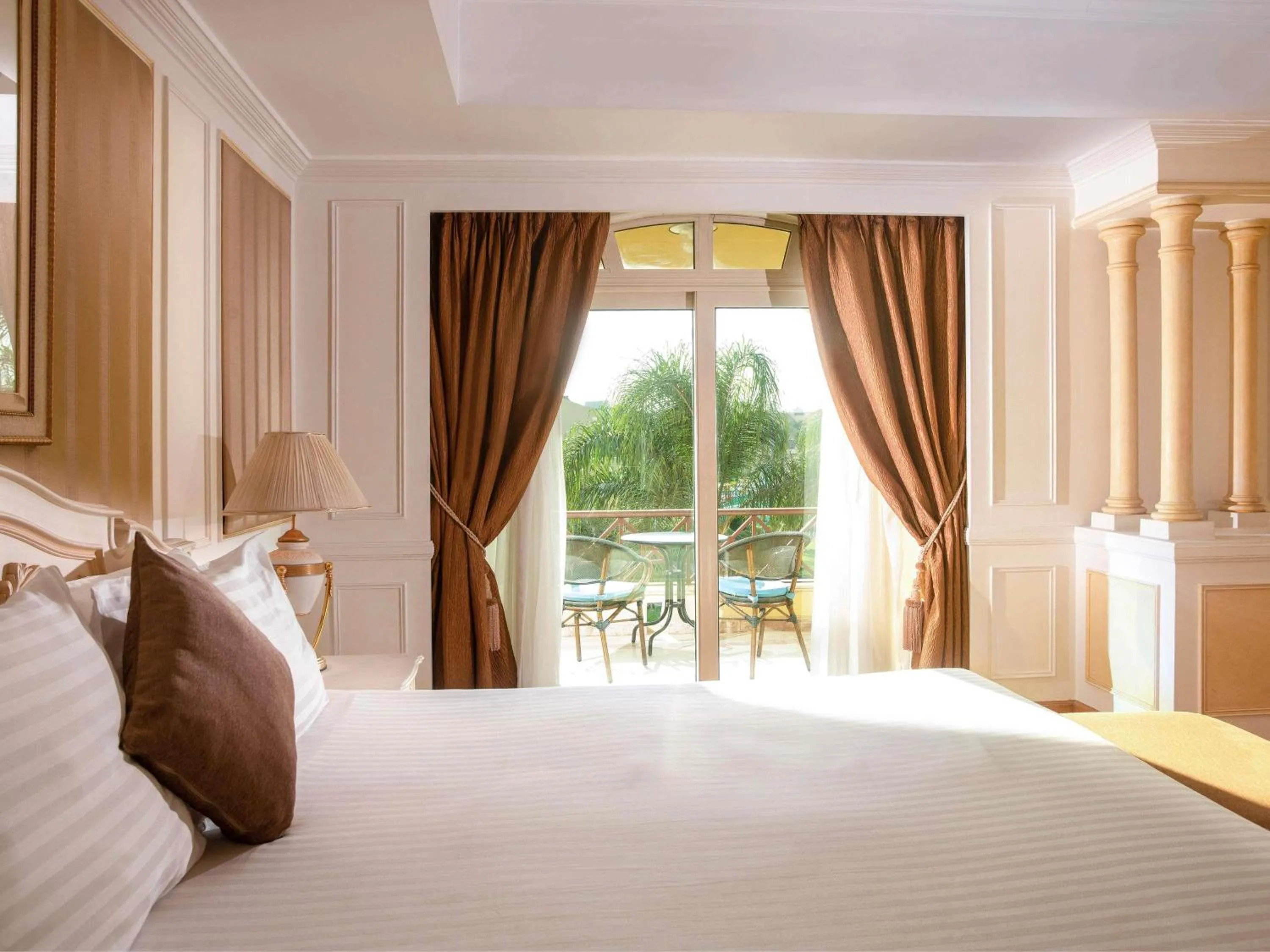 Bedroom, Bed in Mövenpick Hotel Cairo - Media City