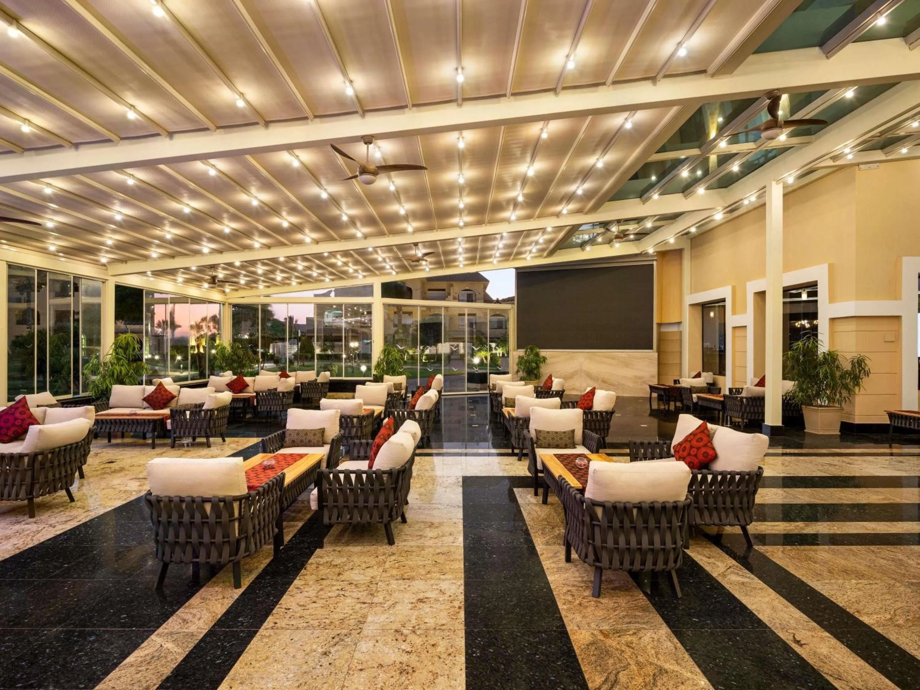 Restaurant/places to eat in Mövenpick Hotel Cairo - Media City