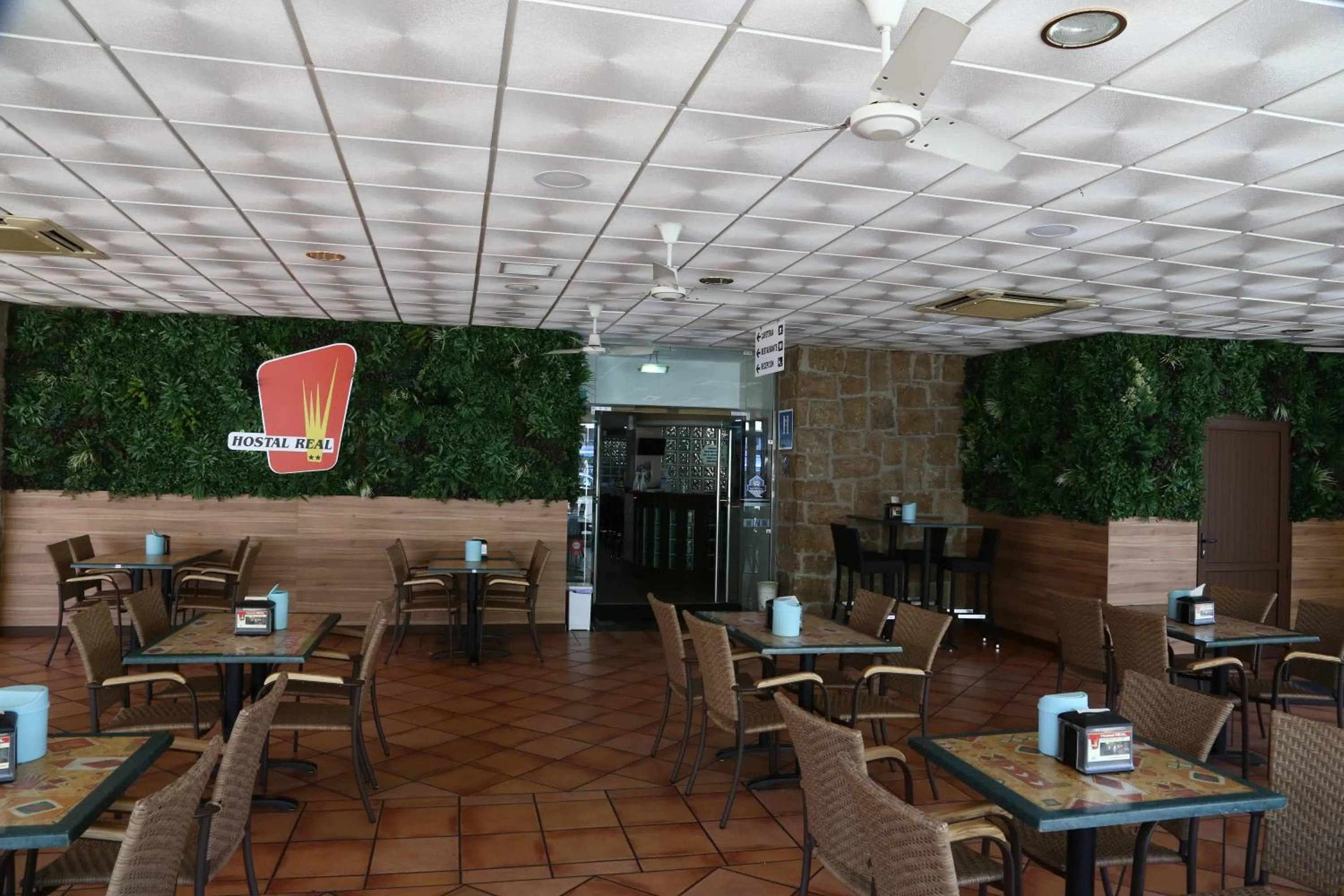 Communal lounge/ TV room in Hostal Real