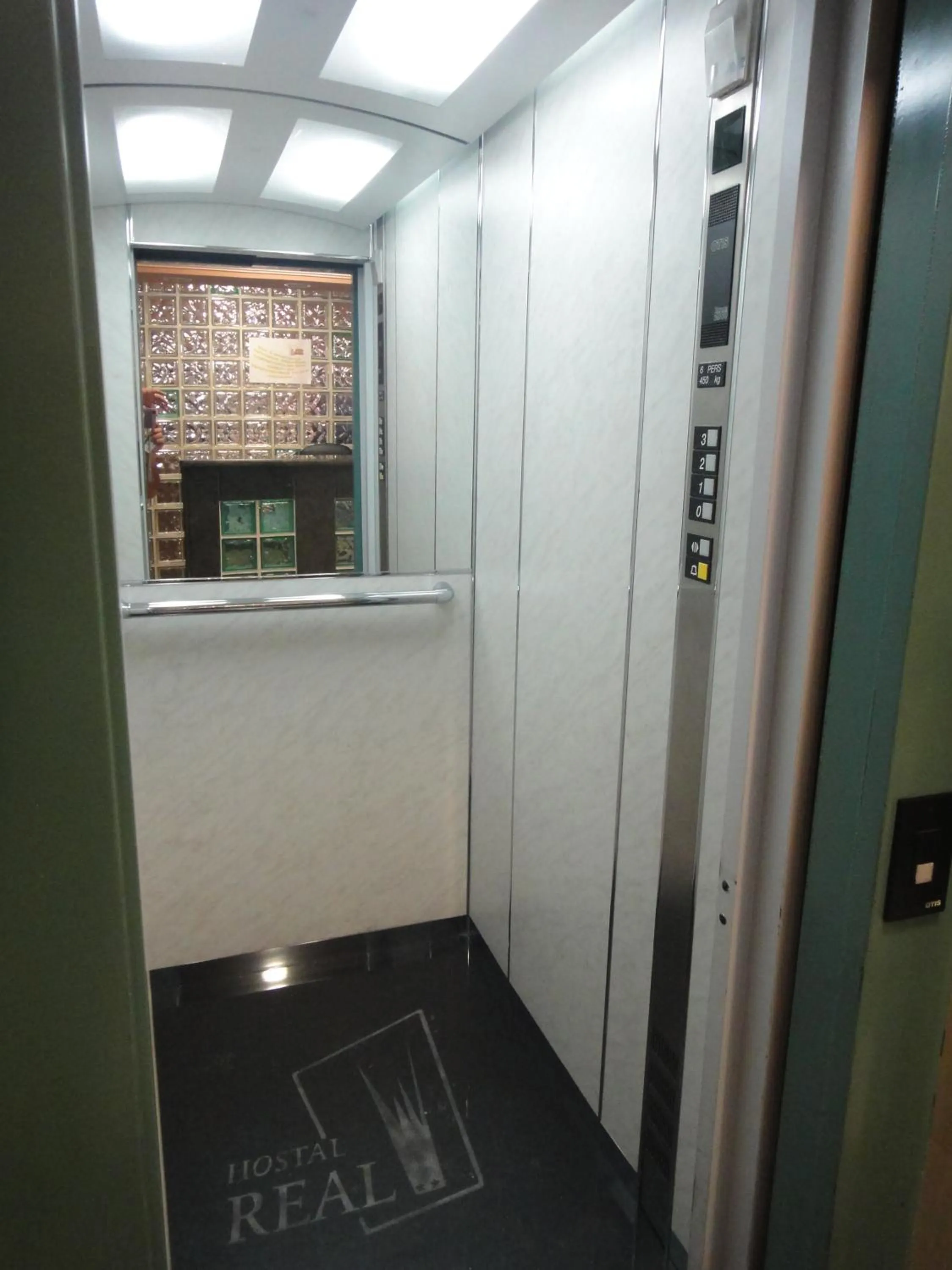 elevator in Hostal Real