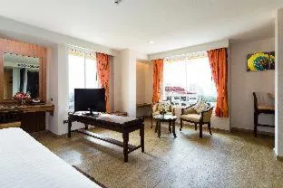 Bed in Aiyara Palace