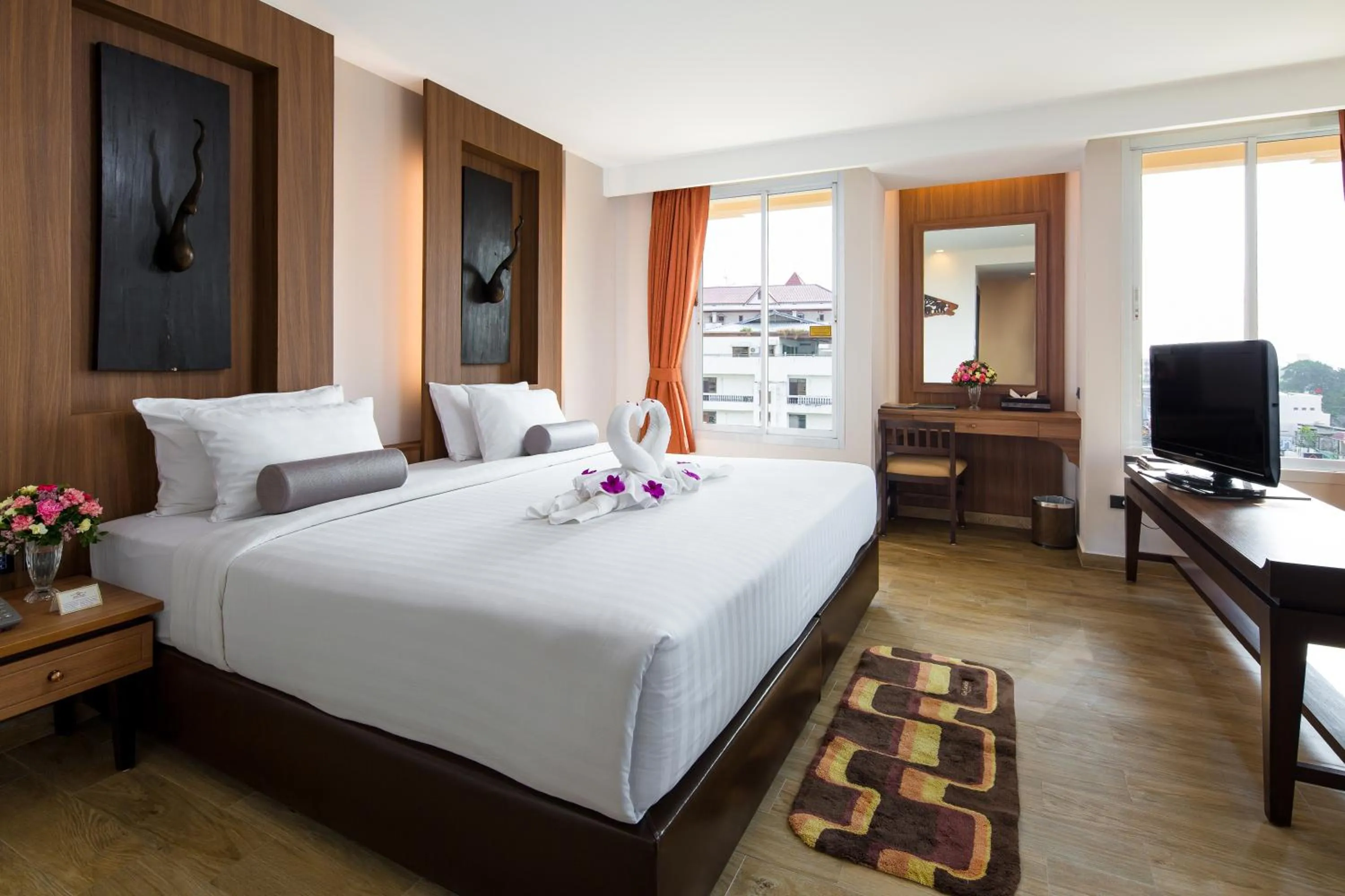 Bed in Aiyara Palace