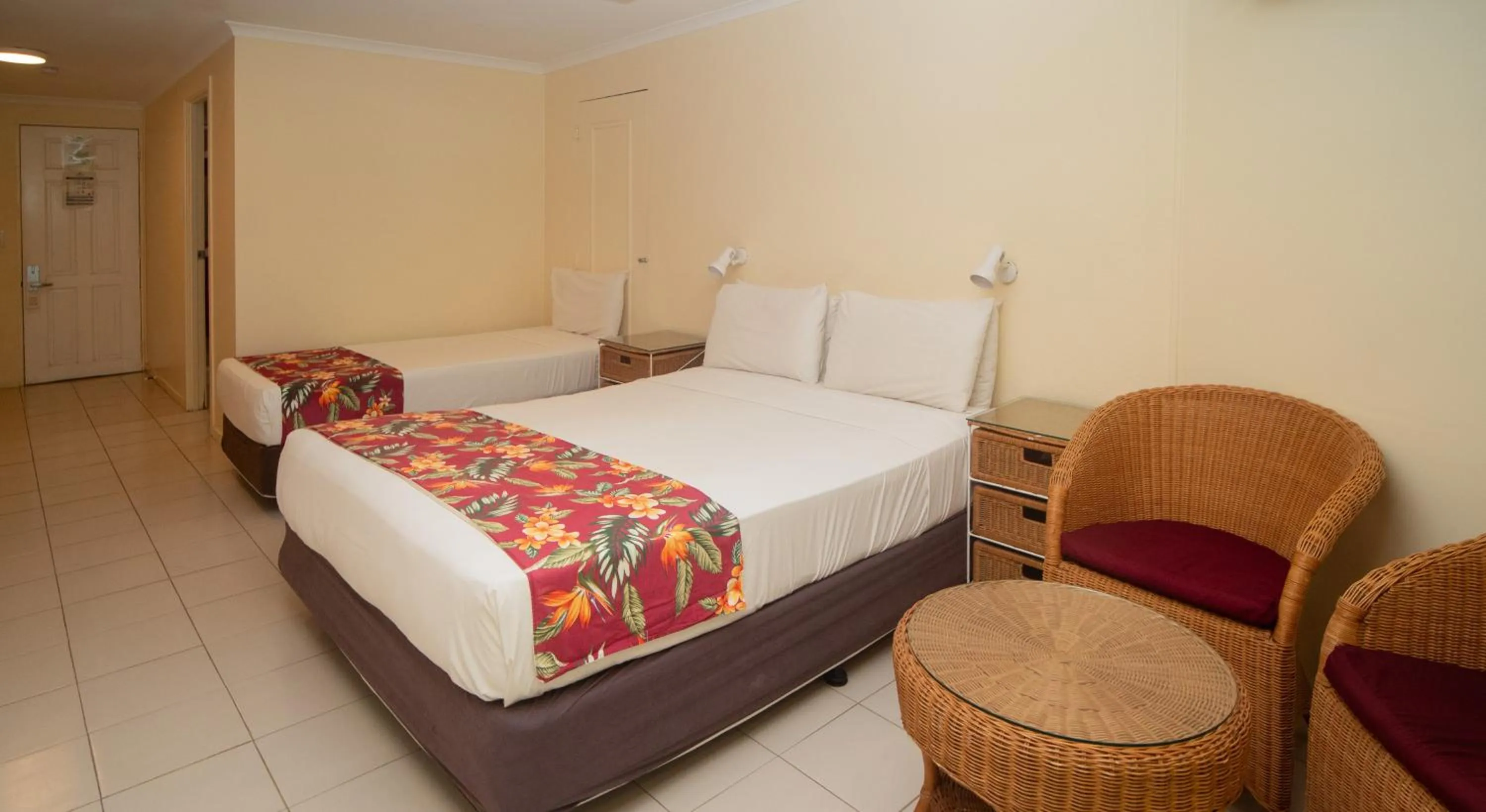 Bedroom, Bed in The Edgewater Resort & Spa