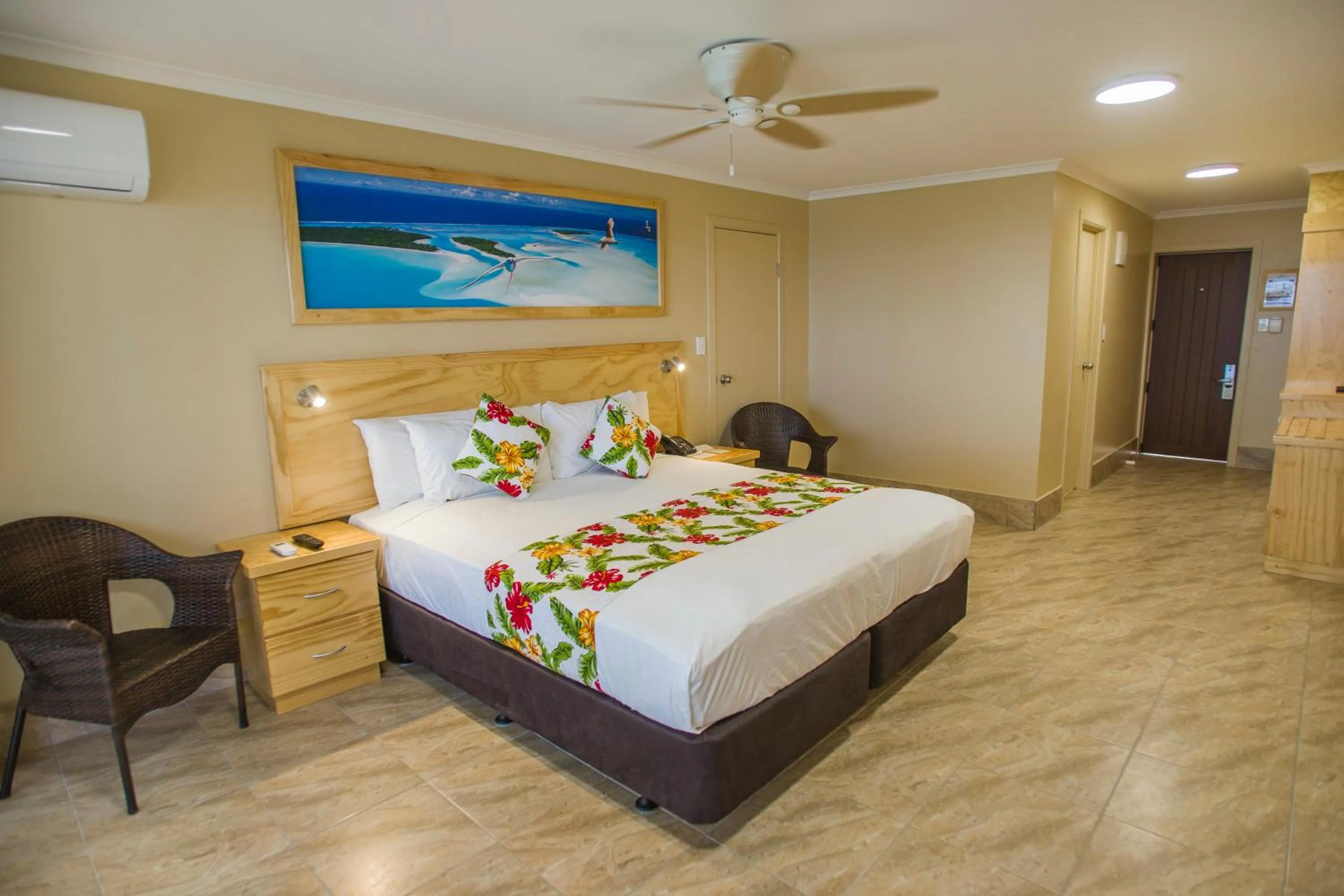 Photo of the whole room, Bed in The Edgewater Resort & Spa