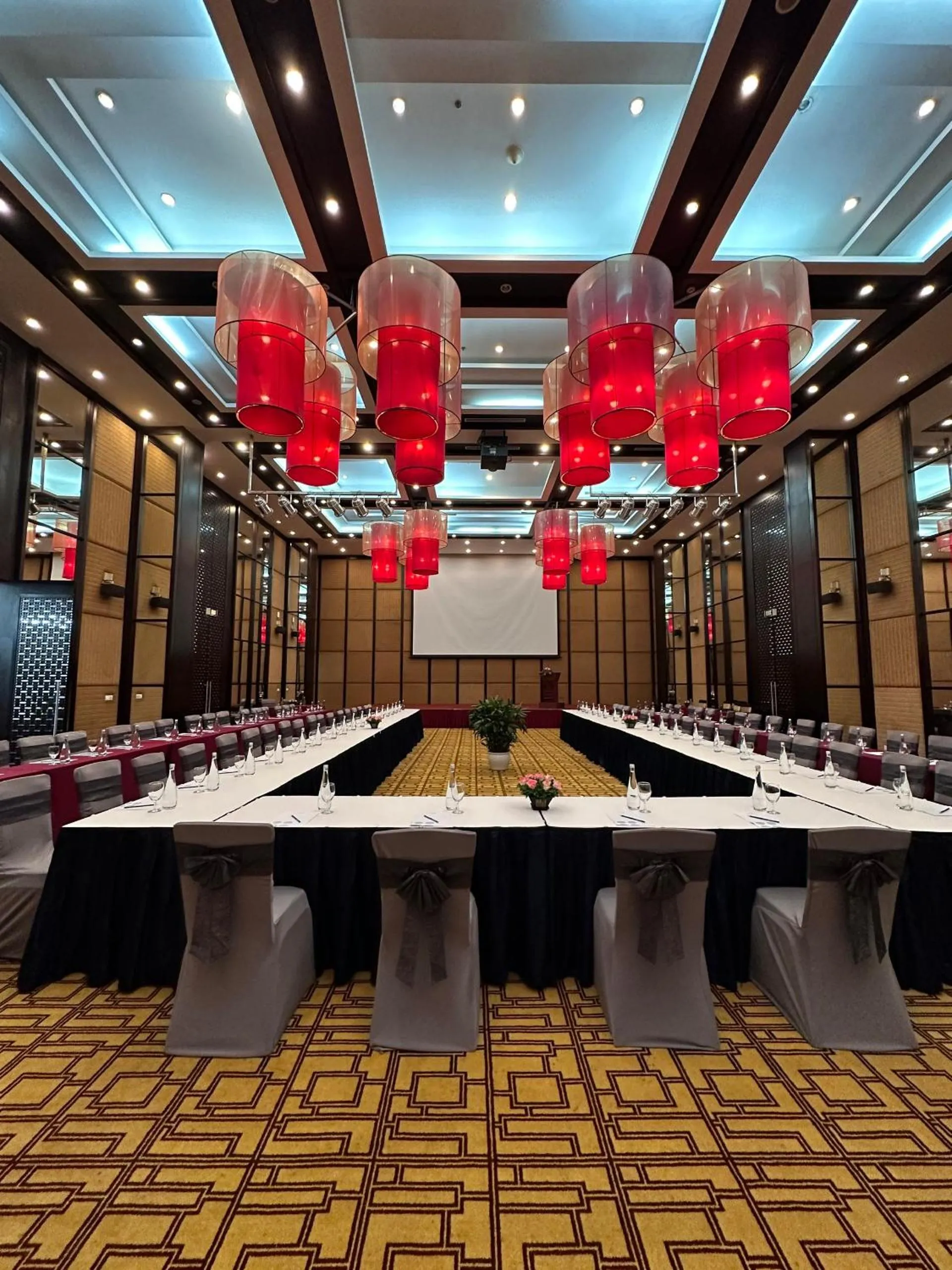 Restaurant/places to eat in Novotel Ha Long Bay Hotel