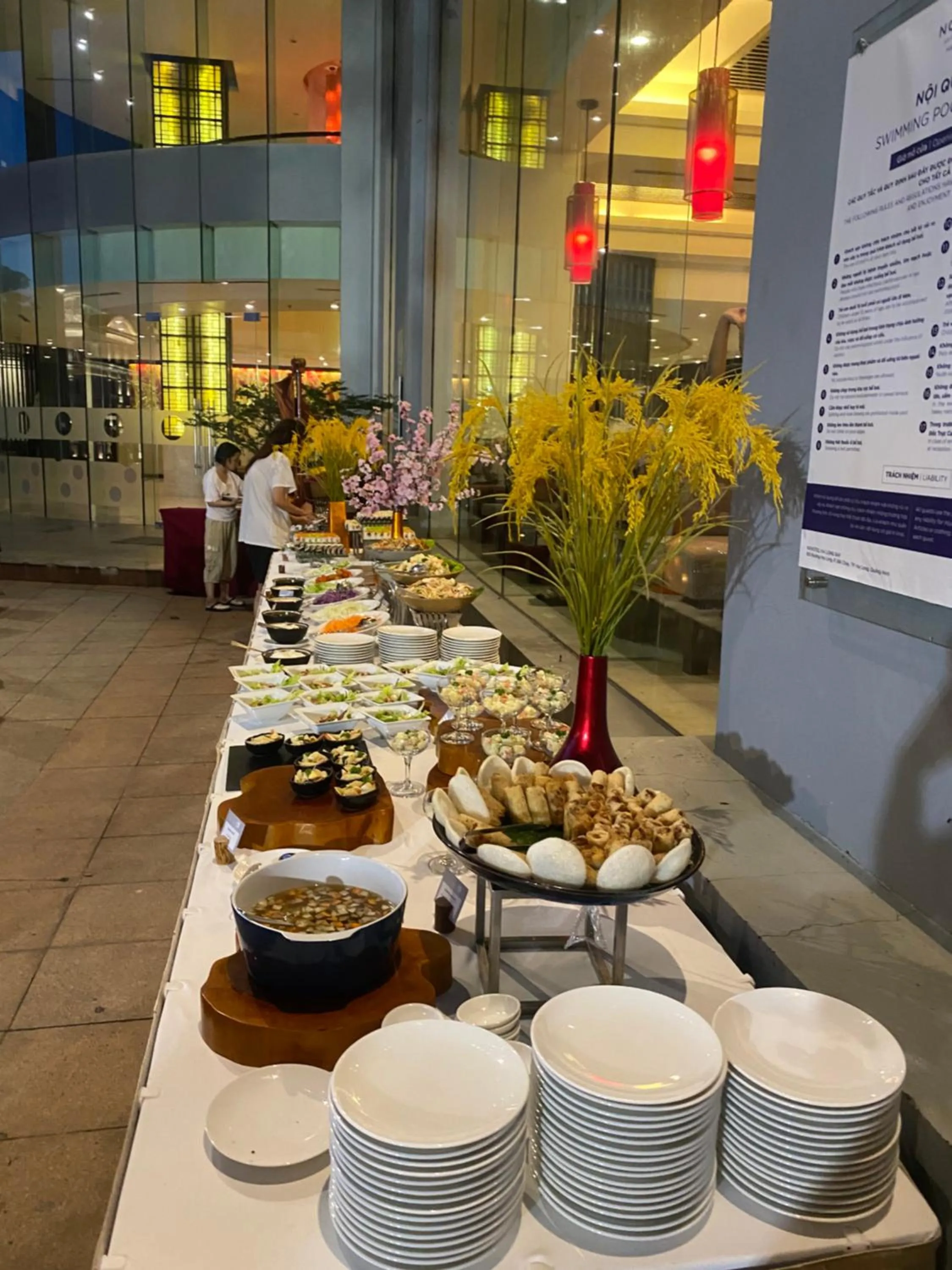 Restaurant/places to eat in Novotel Ha Long Bay Hotel