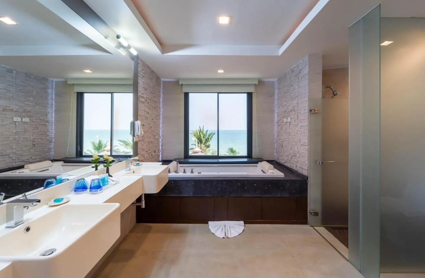 Bathroom in Springfield @Sea Resort & Spa