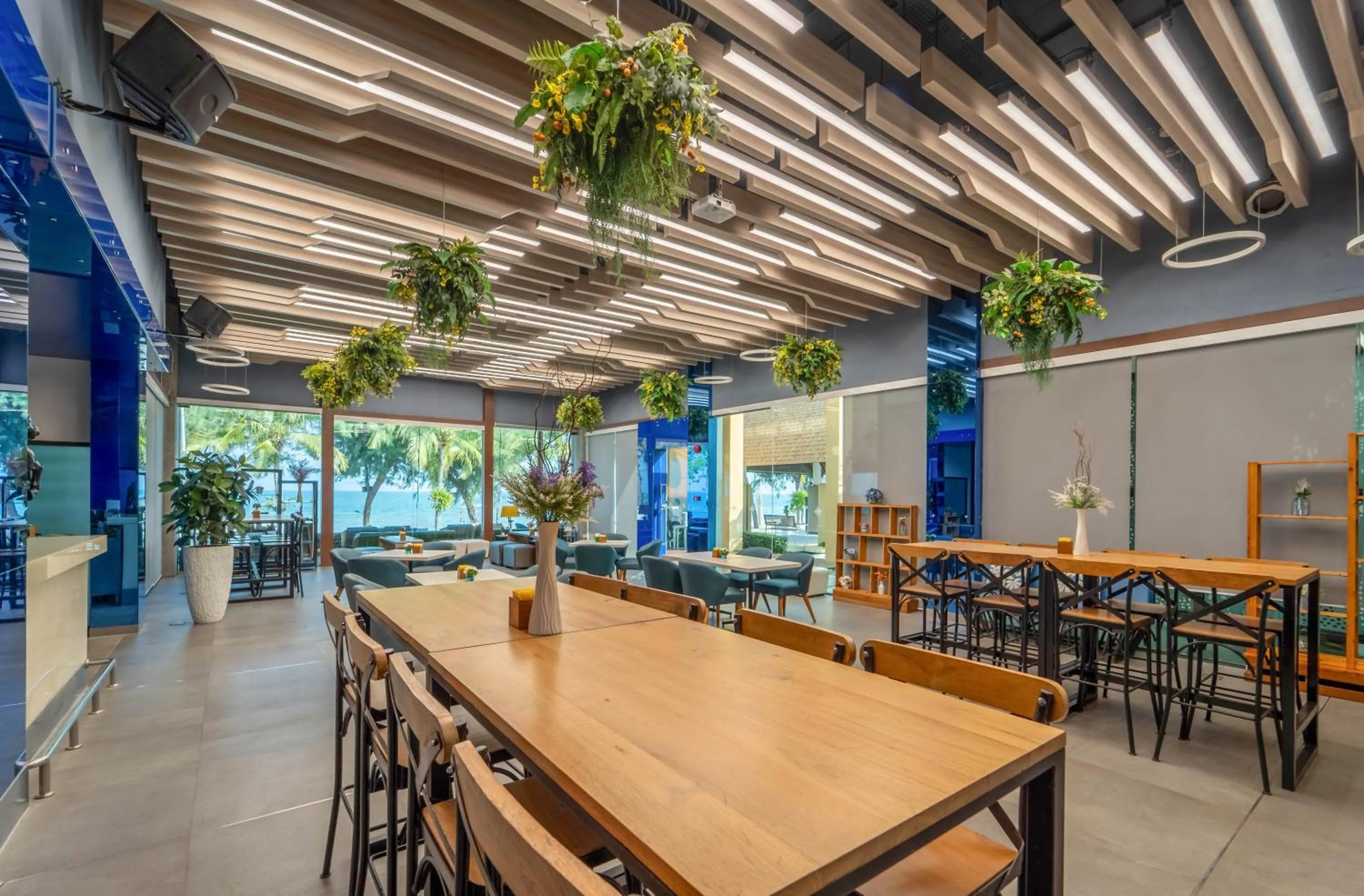 Restaurant/places to eat in Springfield @Sea Resort & Spa