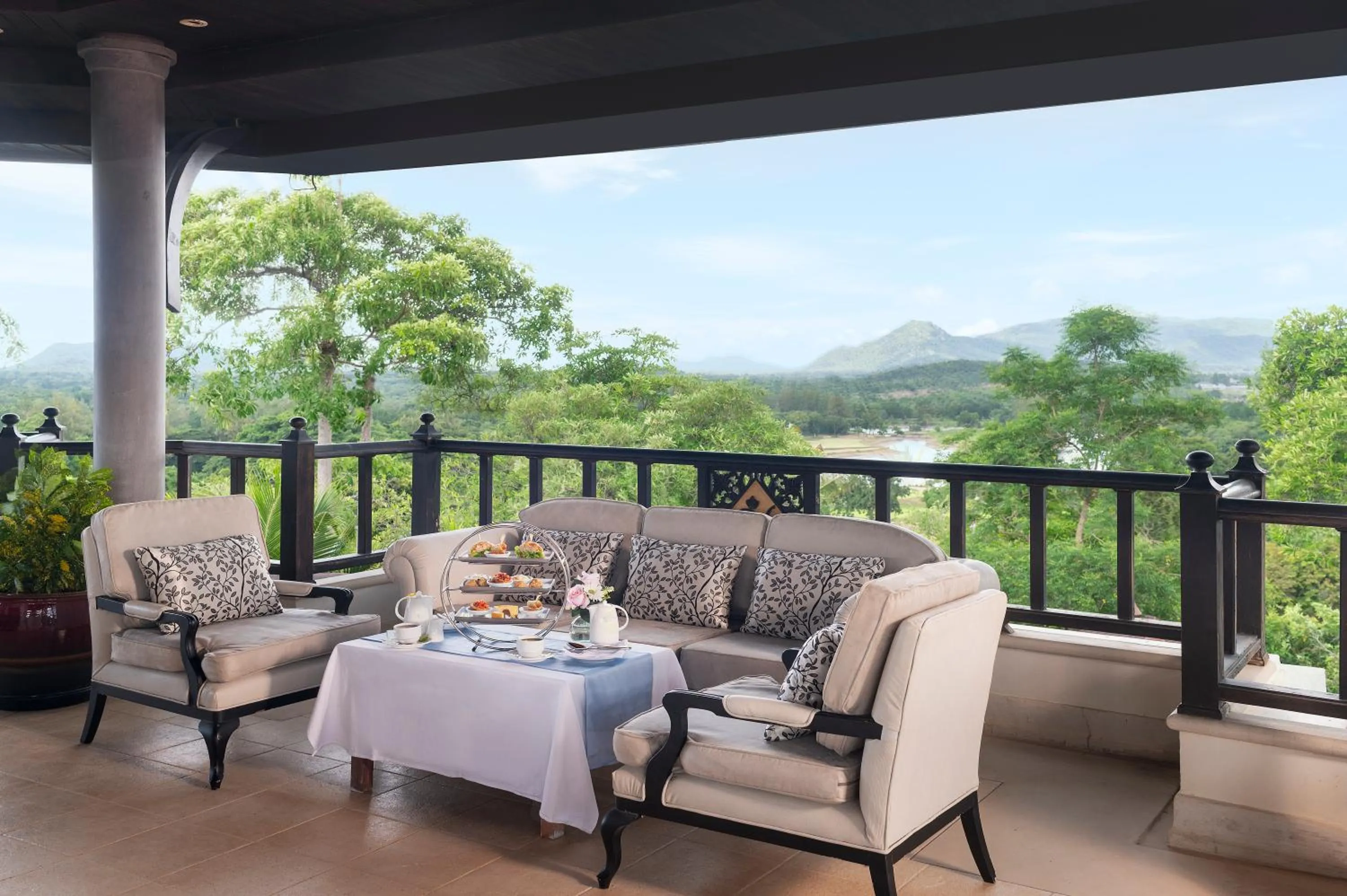 Restaurant/places to eat in Springfield Village Golf & Spa