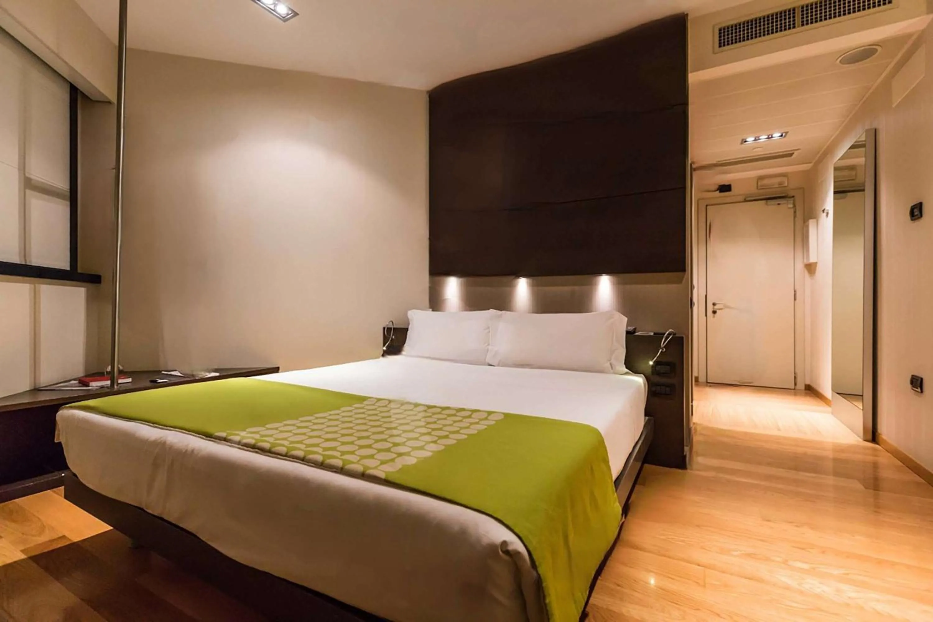 Bedroom, Bed in Best Western Plus The Hub Hotel