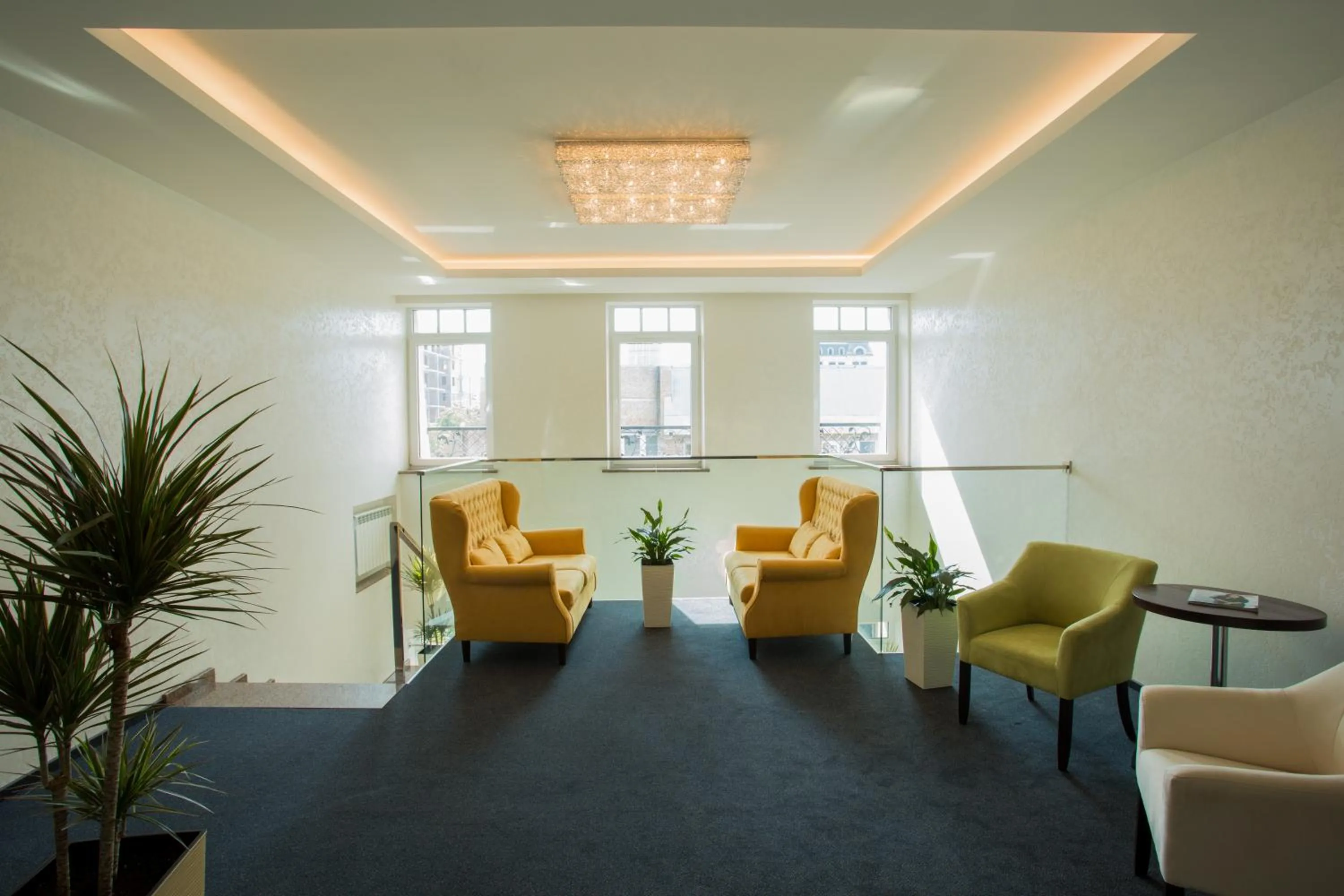 Communal lounge/ TV room in Mackintosh Hotel