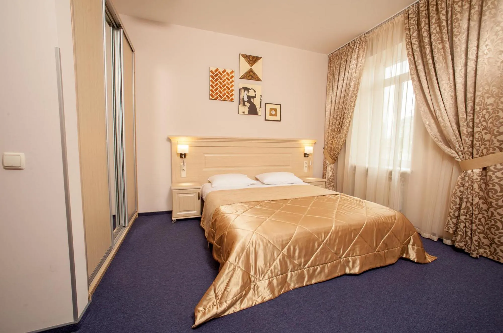 Decorative detail, Bed in Mackintosh Hotel