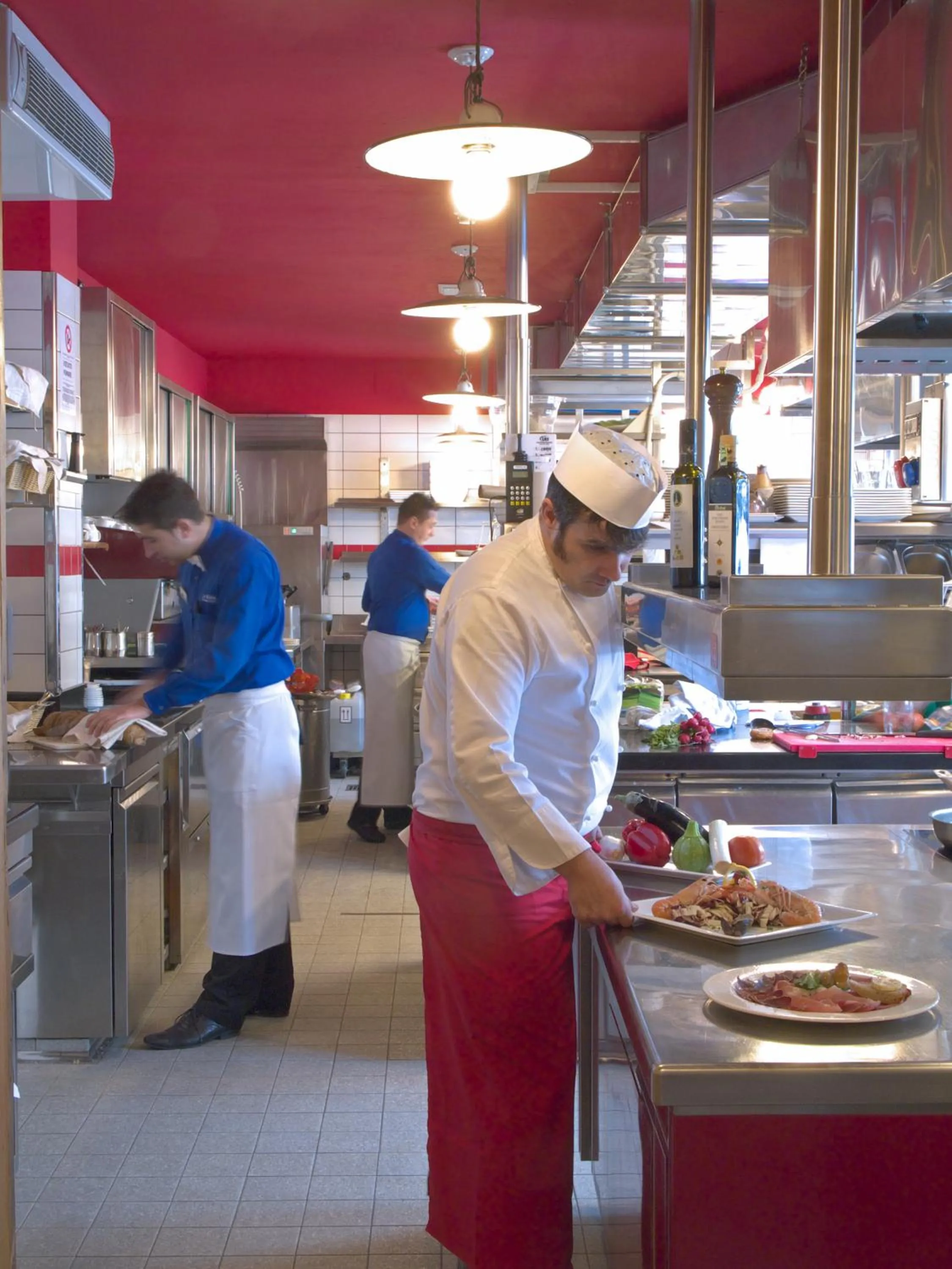 Restaurant/places to eat in Hotel Astra