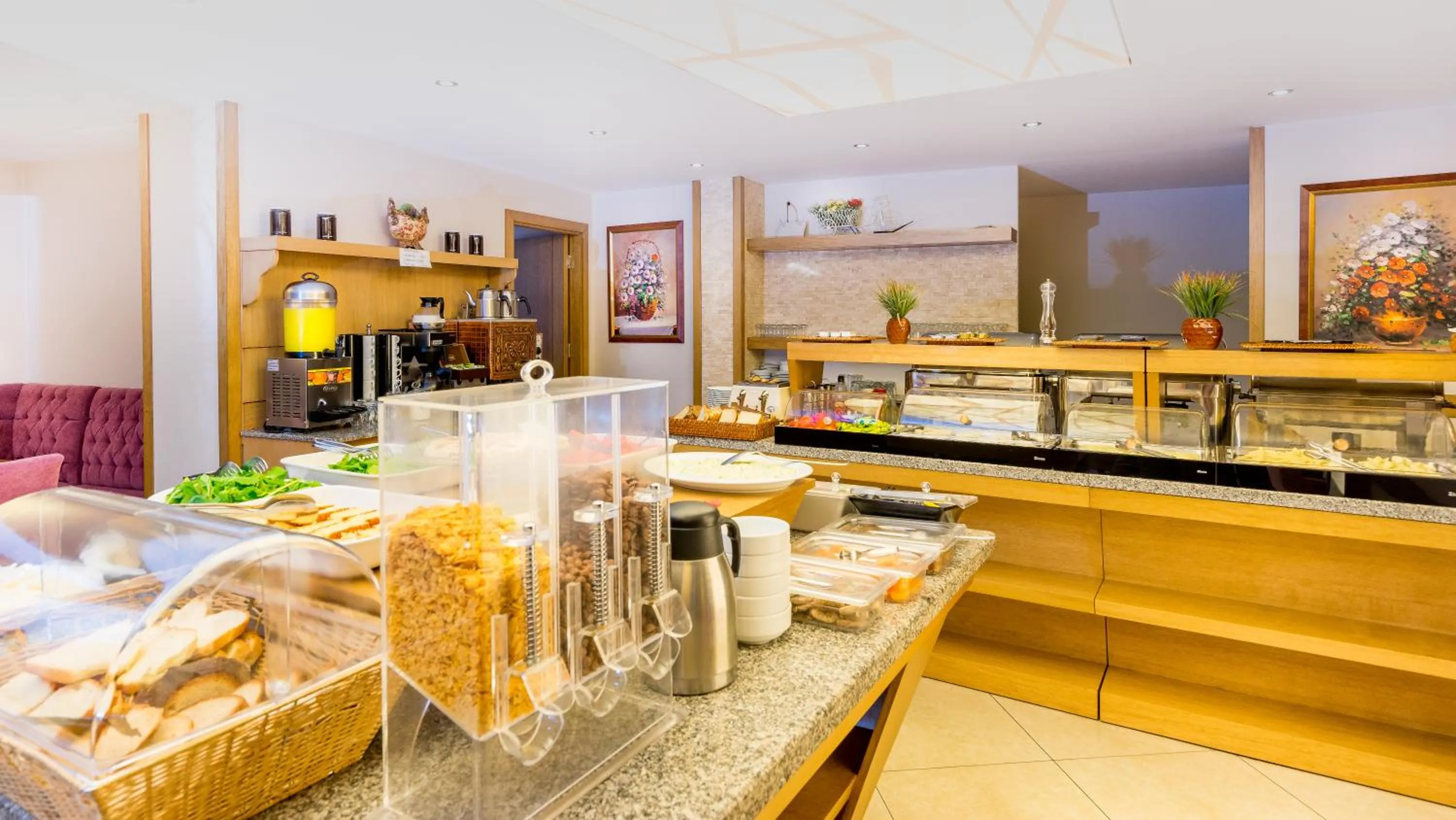 Food and drinks in Levent Hotel Istanbul