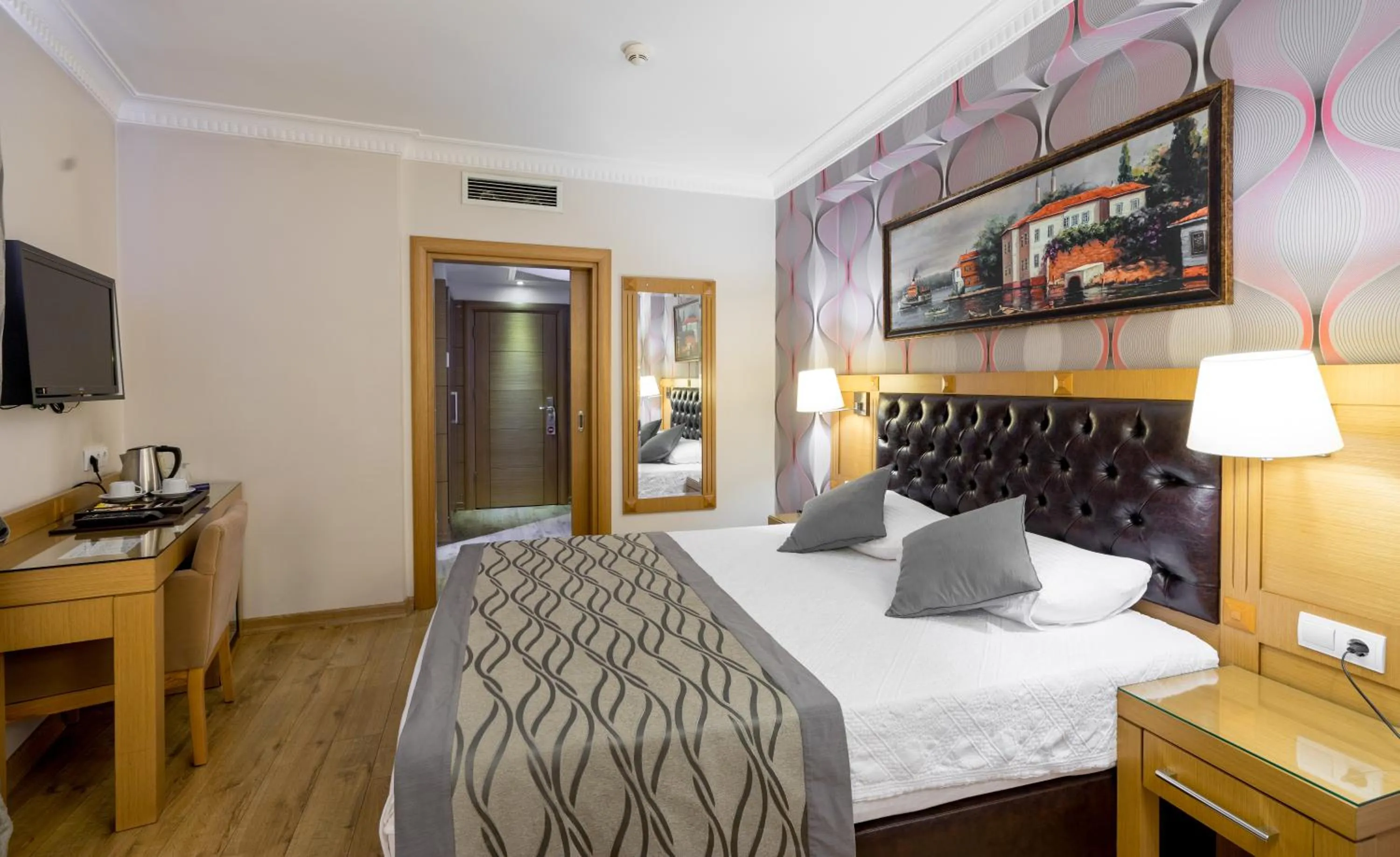 Photo of the whole room, Bed in Levent Hotel Istanbul