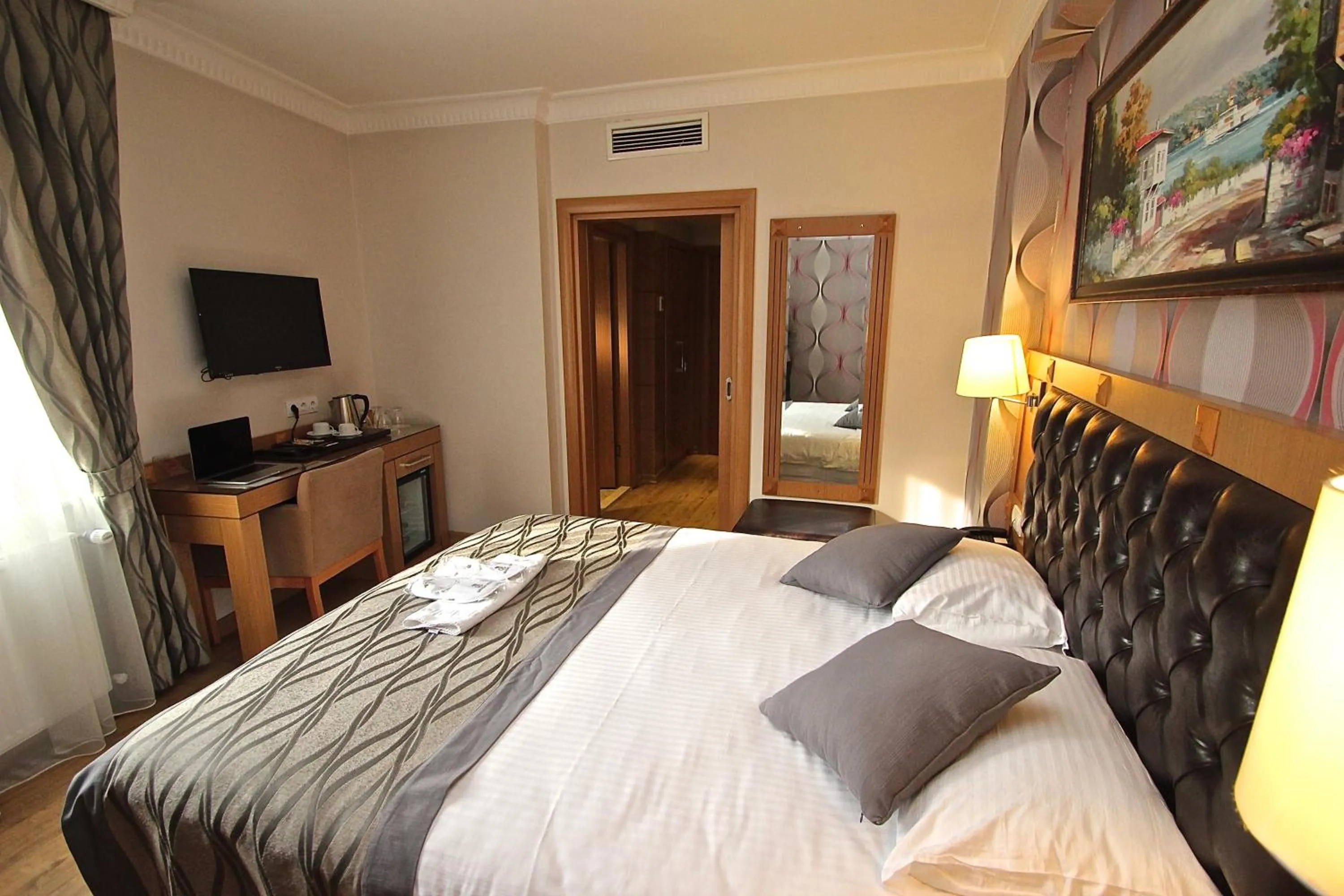 Bedroom, Bed in Levent Hotel Istanbul